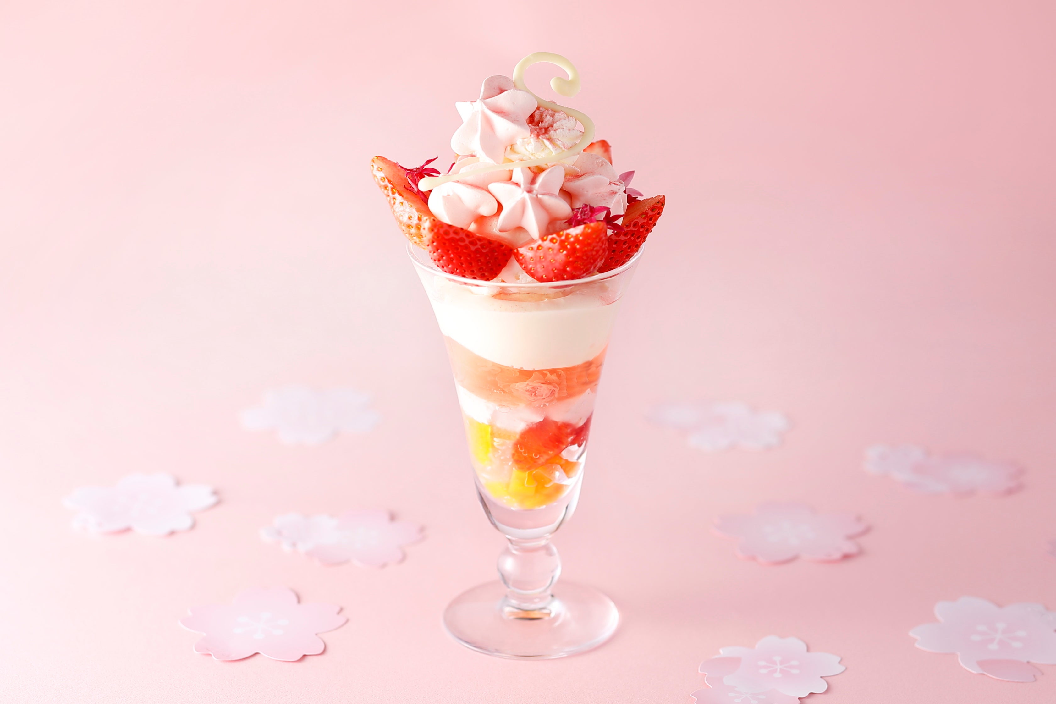 『さくらのパフェ～苺と春柑橘のクラウンスタイル』