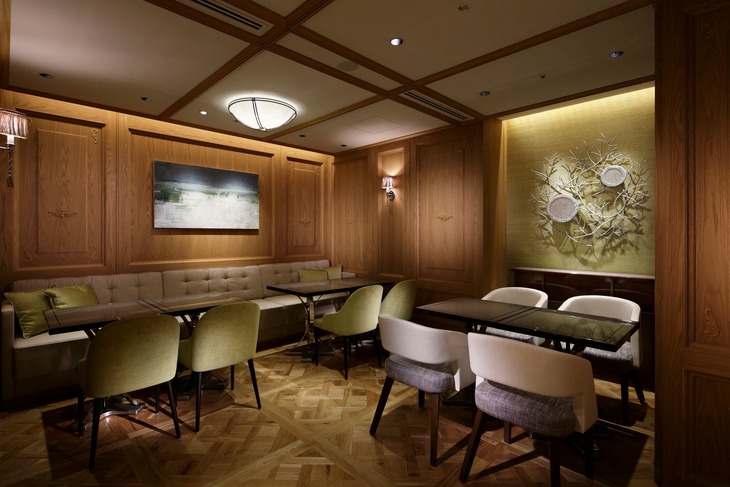 「ル サロン ジャック・ボリー」のラグジュアリーな空間