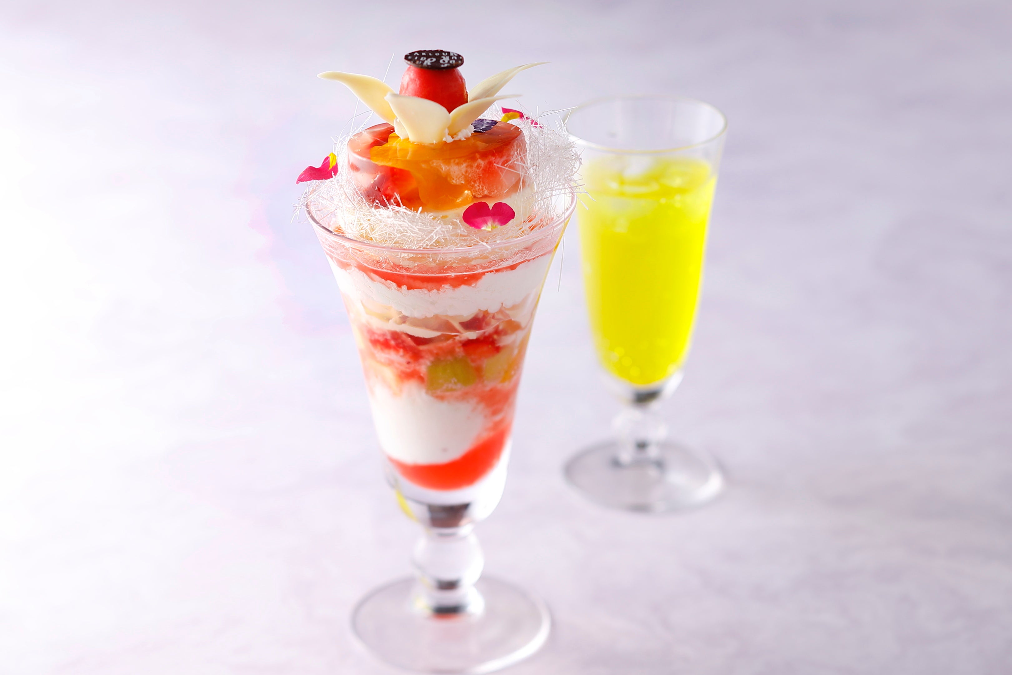 『創業120周年記念パフェ～伝統のソーダ水とともに』