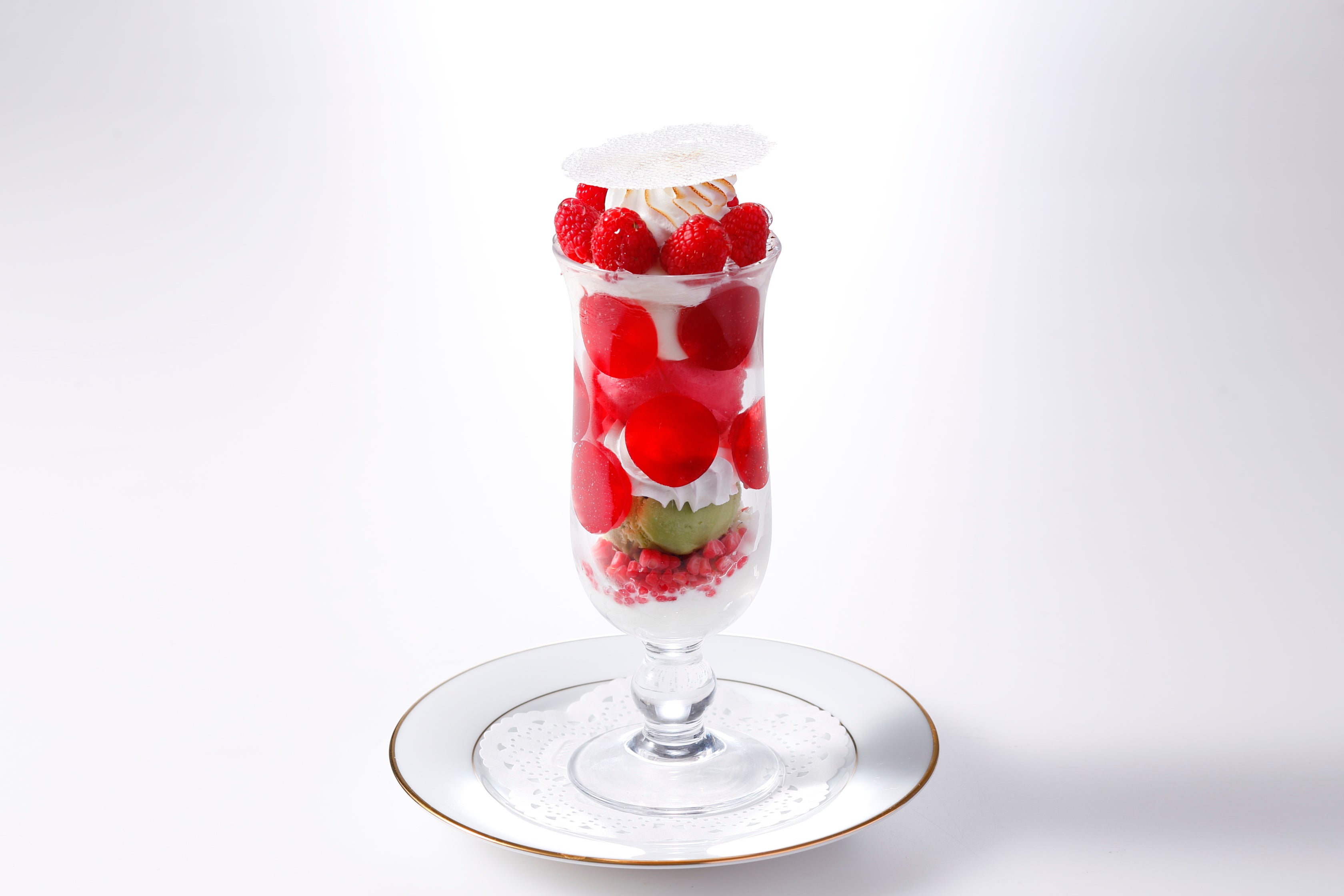 『クープ・ド・ピスターシュ～濃縮ミルクのブランマンジェとフランボワーズとともに』