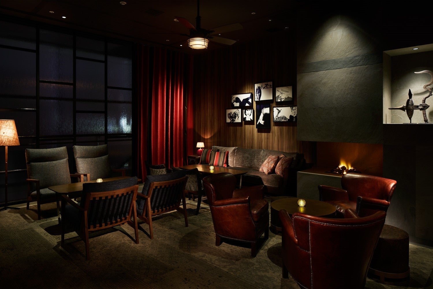 バーエス店内(ラウンジエリア)