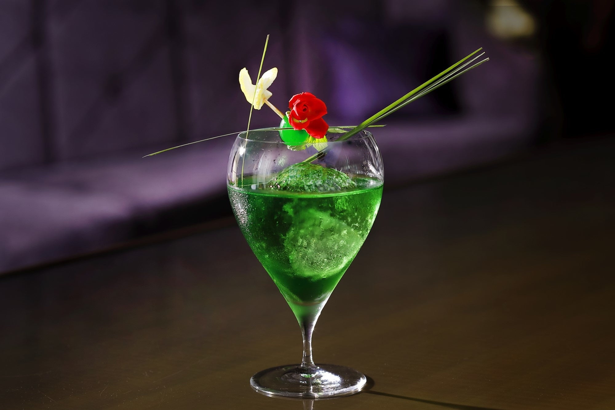 昭和レトロ!STAR CASE NY カクテル バトラー自動グラス運び機 BAR S(バー エス)」では、資生堂パーラー 創業120周年を記念した