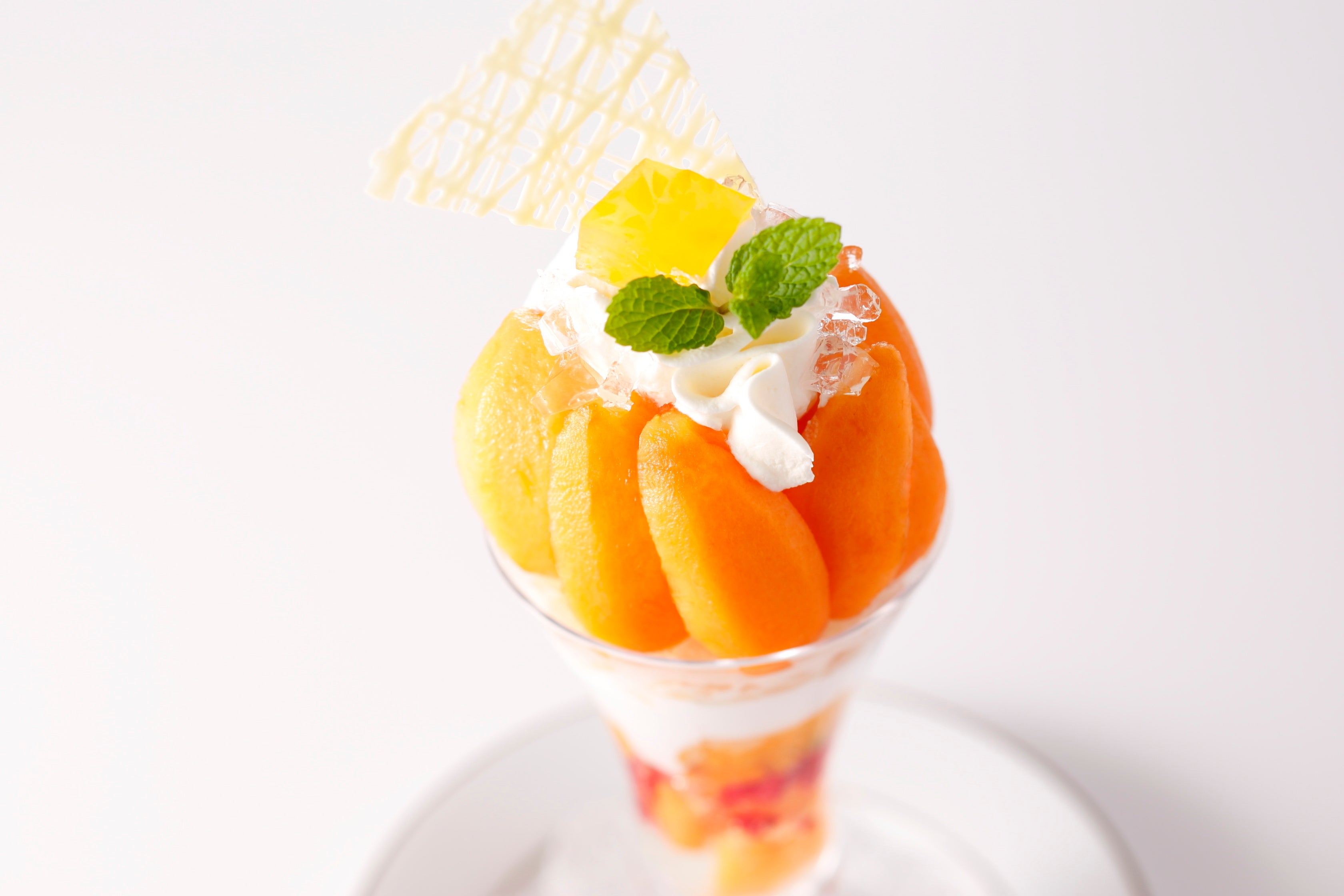 『長崎県産“茂木びわ”のパフェ』