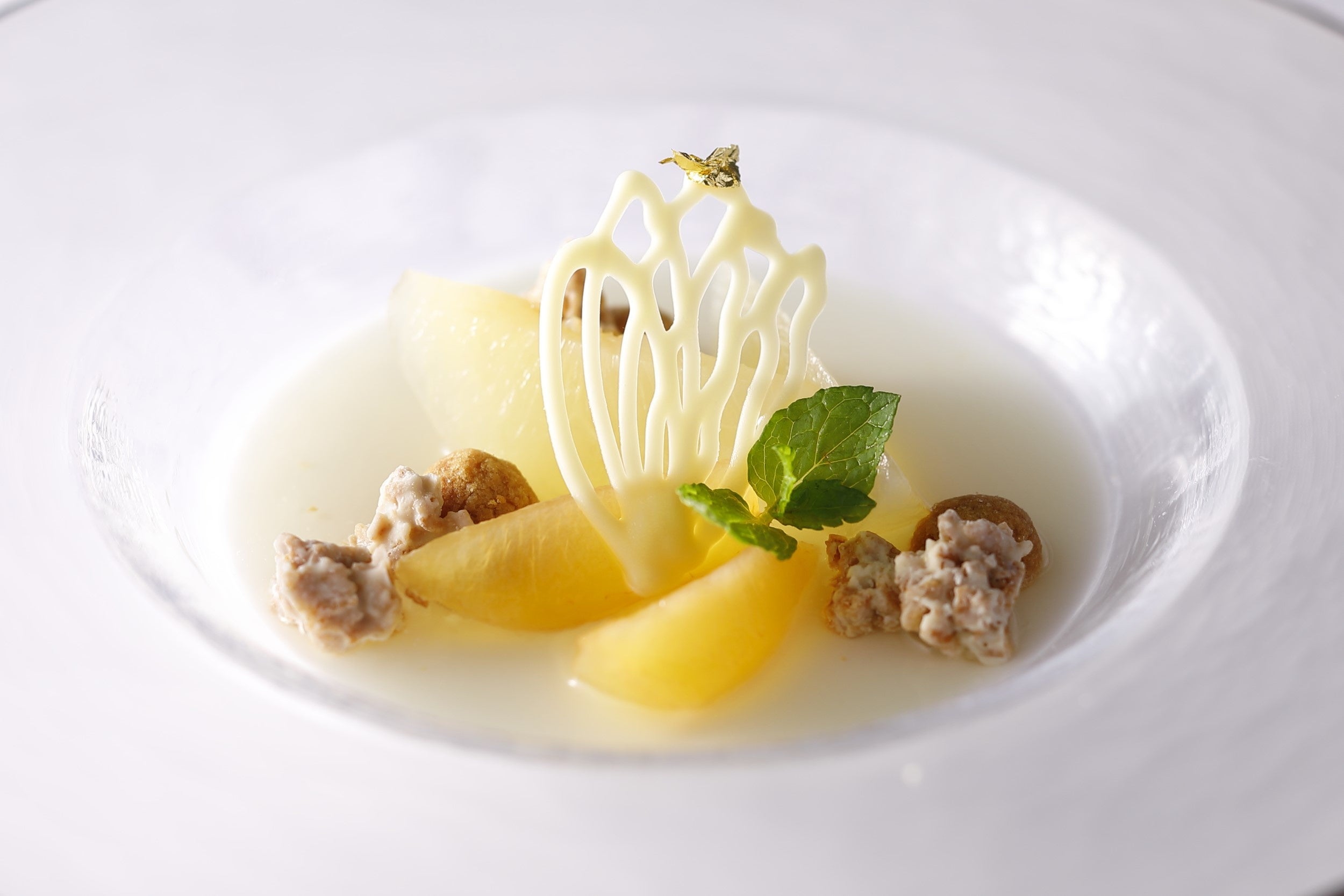 桃とスモモのコンポート ブランマンジェと共に