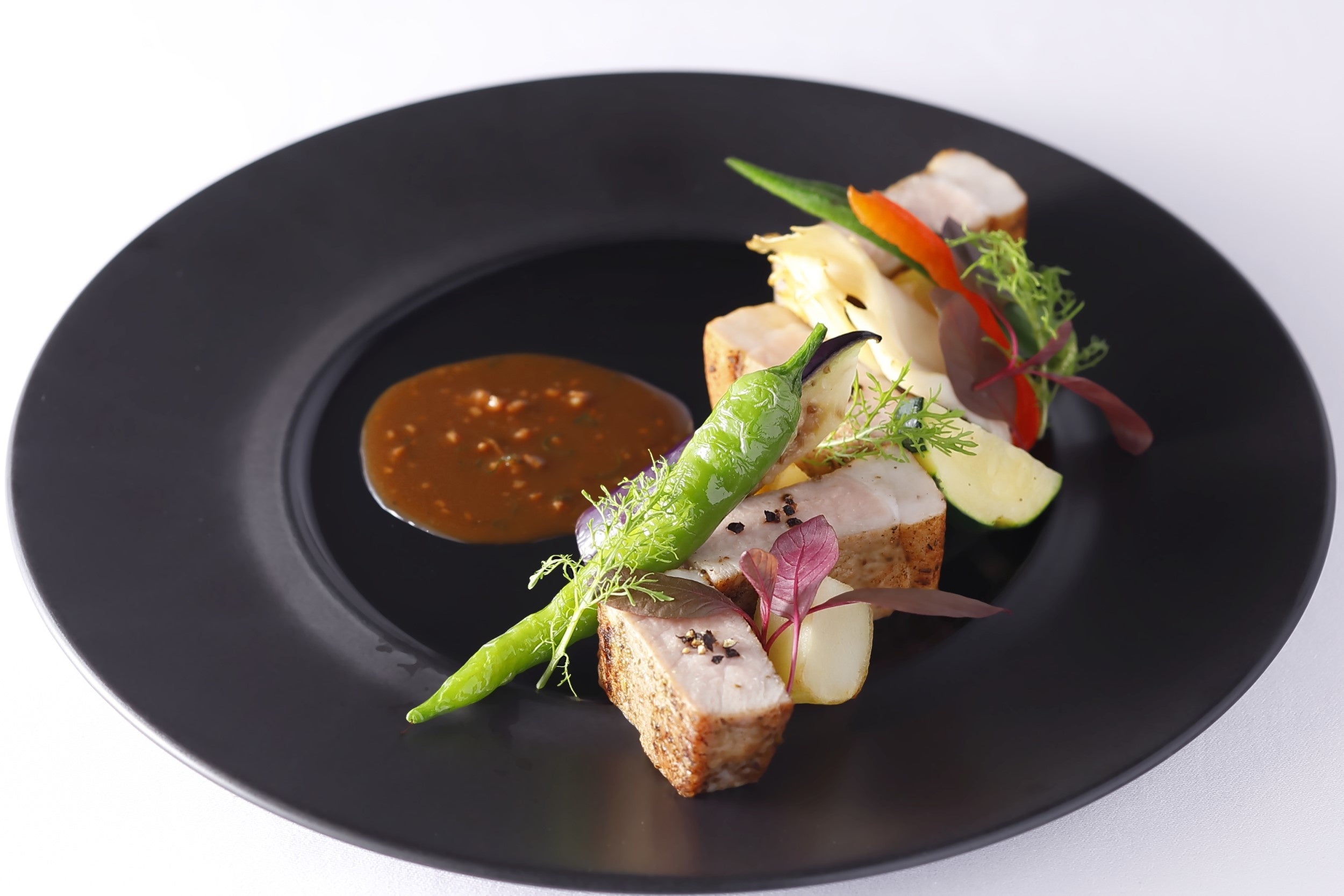 資生堂パーラー 日本橋店でて提供される“糸島豚”ロース肉の低温ロースト