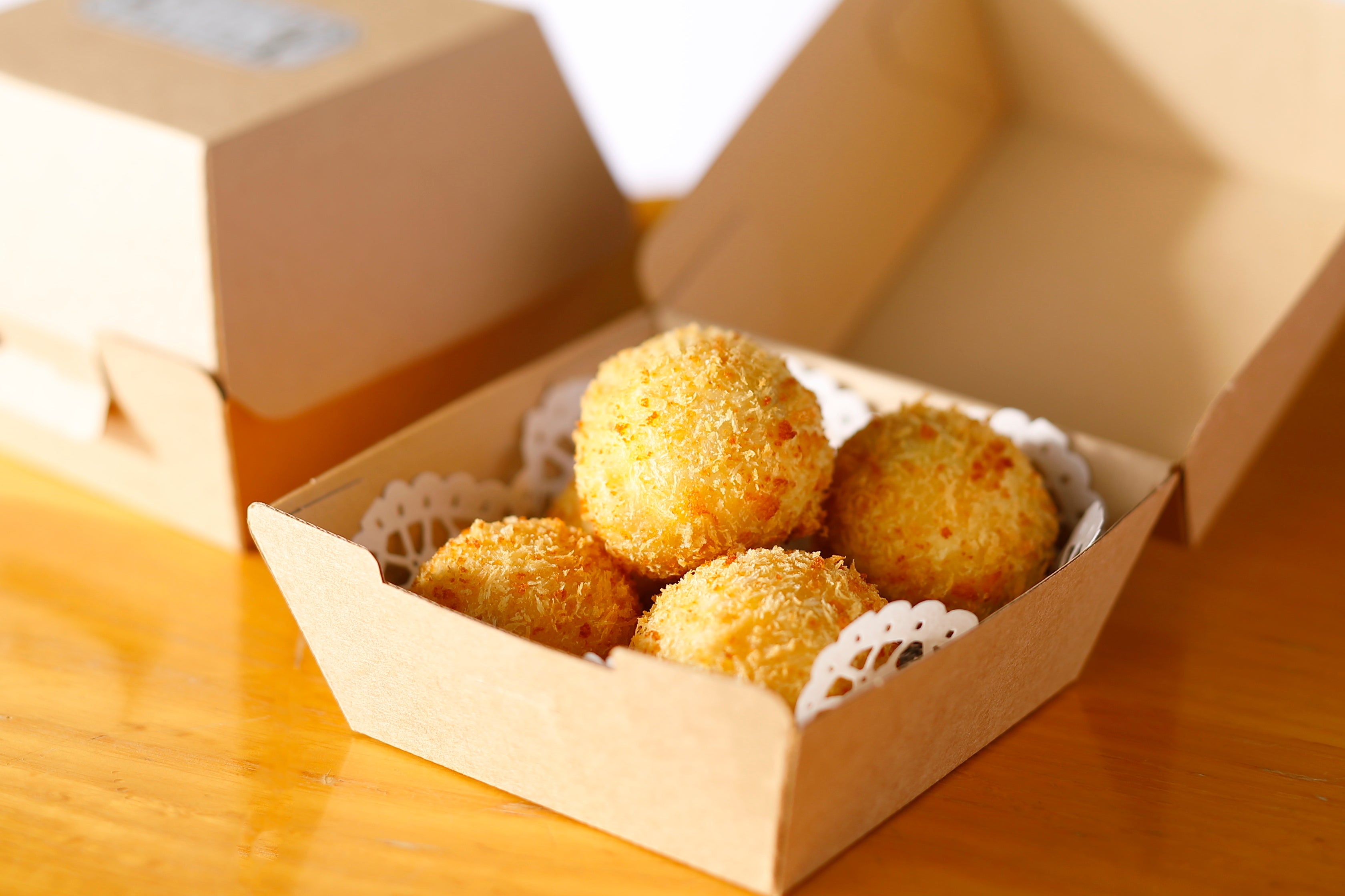 こぶりでつまみやすい。お手土産にもぴったりの一品。