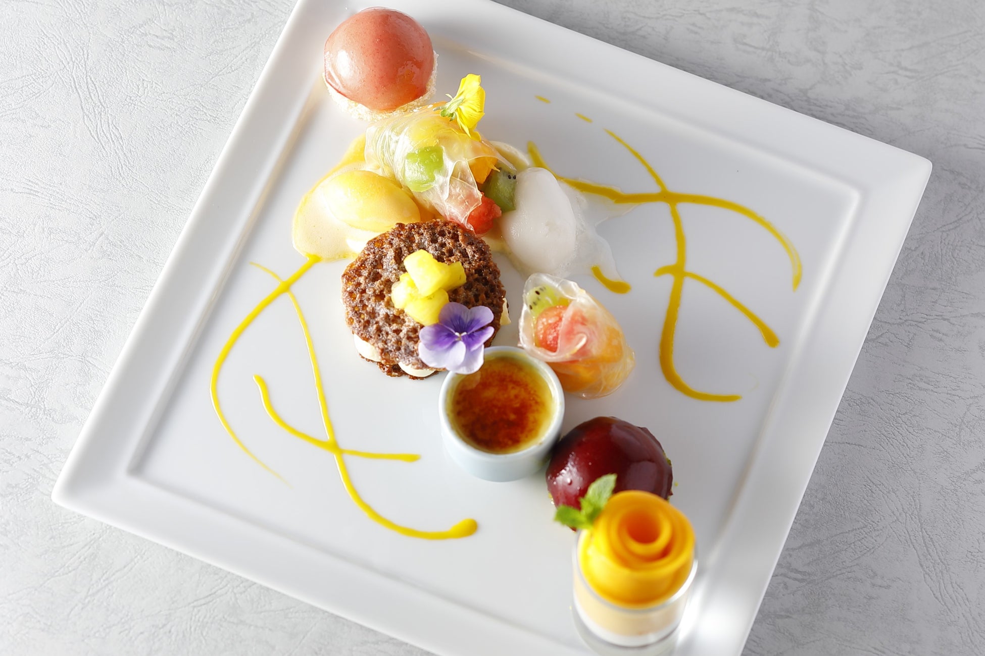 資生堂パーラー サロン ド カフェ ラゾーナ川崎店 いよいよ夏本番 旬のフルーツや夏をイメージしたデザートが勢ぞろい 22真夏のパフェフェア 第1弾 もスタートします 株式会社 資生堂パーラーのプレスリリース 資生堂パーラー サロン ド カフェ ラゾーナ川崎店 いよいよ夏本番 旬のフルーツや夏をイメージしたデザートが勢ぞろい 22真夏のパフェフェア 第1弾 もスタートします 株式会社 資生堂パーラーのプレスリリース