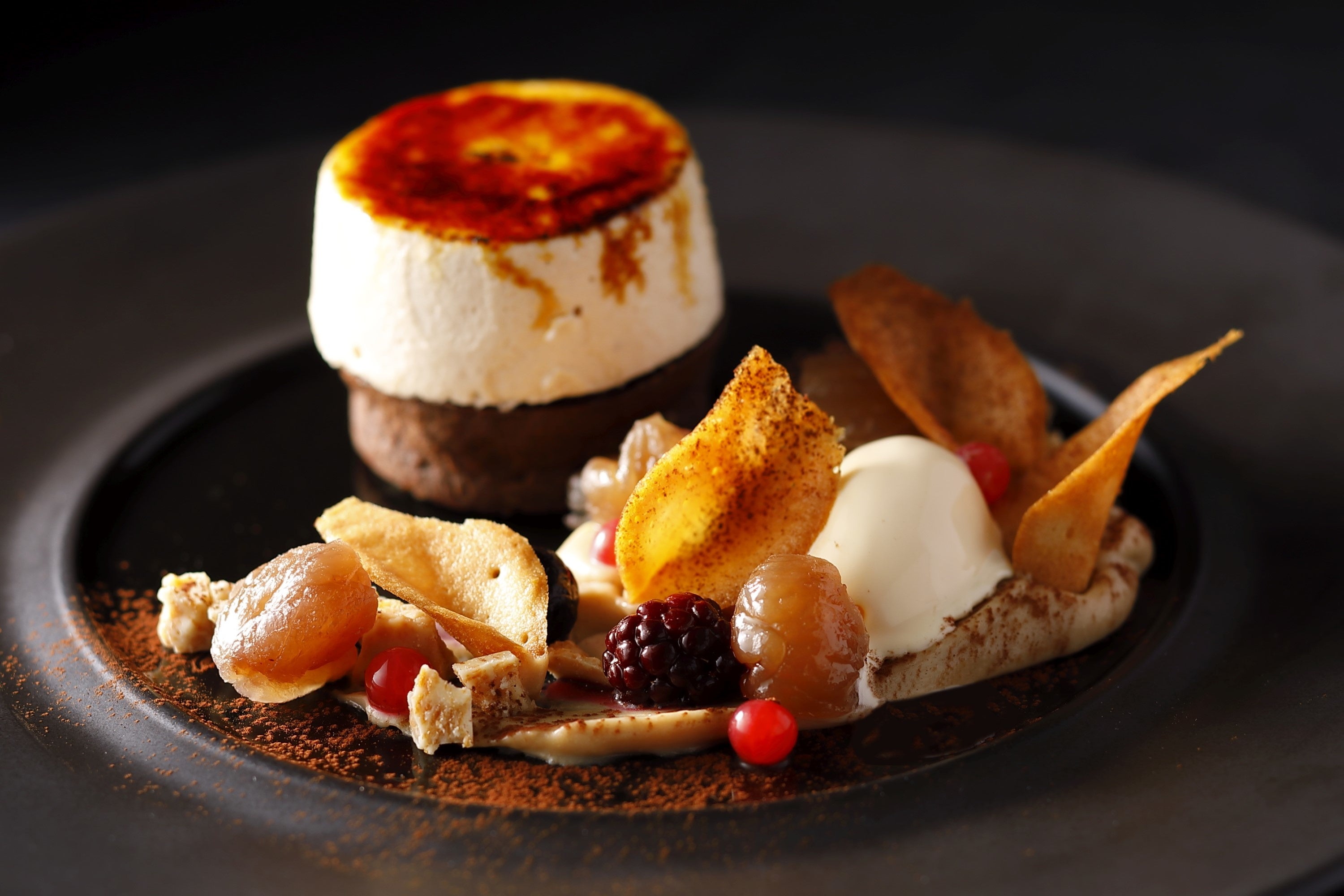 『ヨーロッパ産マロンのシブースト マロングラッセとバニラアイスクリームを添えて』