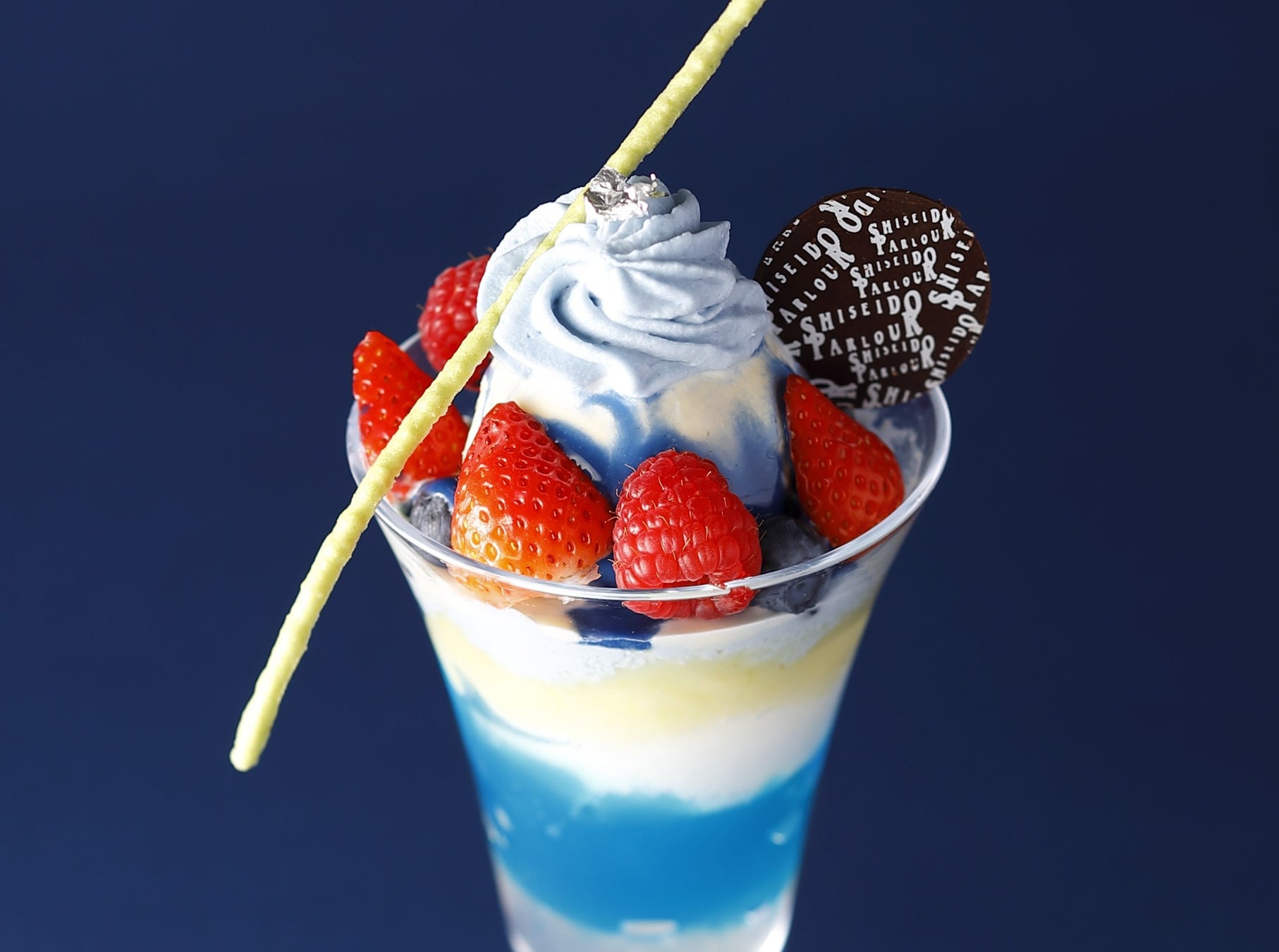 ”新橋色”の着物をまとった新橋芸者の小粋で華やかな振る舞いをイメージしました