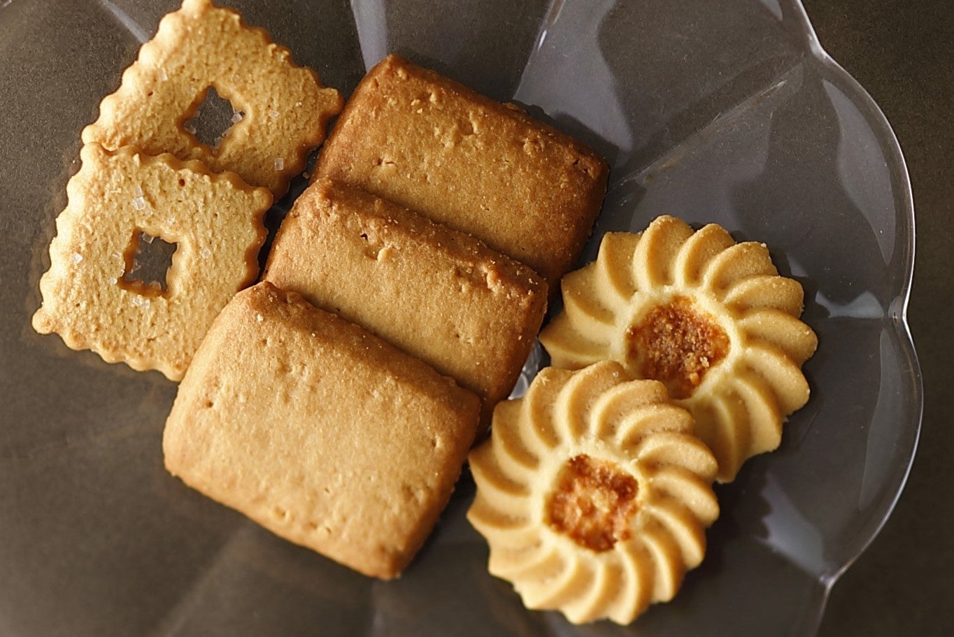 それぞれにふさわしい素材を吟味して焼き上げた「ビスキュイ」