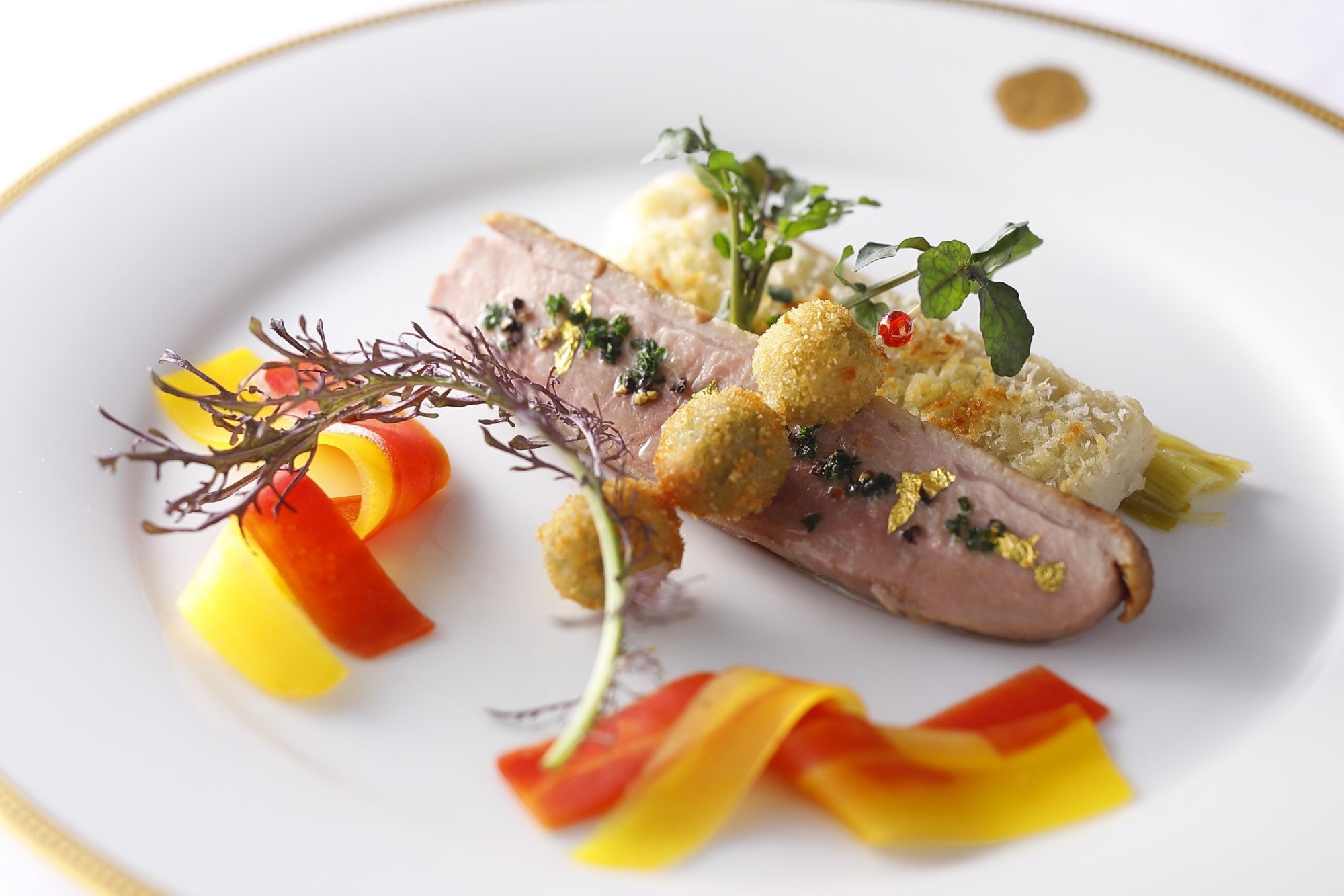 京鴨ムネ肉のローストとポテトのテリーヌ　オリーブソース