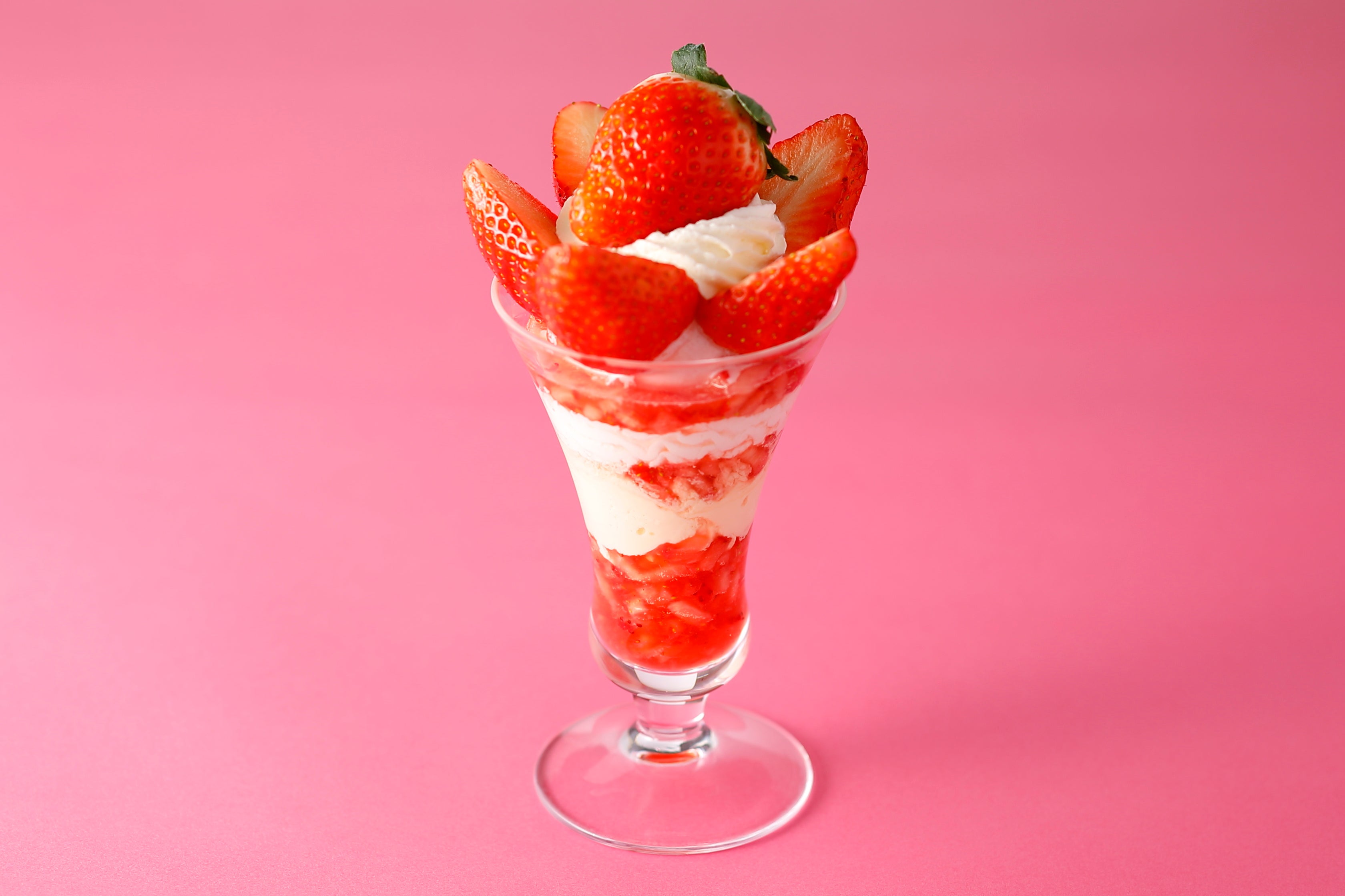 『栃木県産苺“スカイベリー”のパフェ』