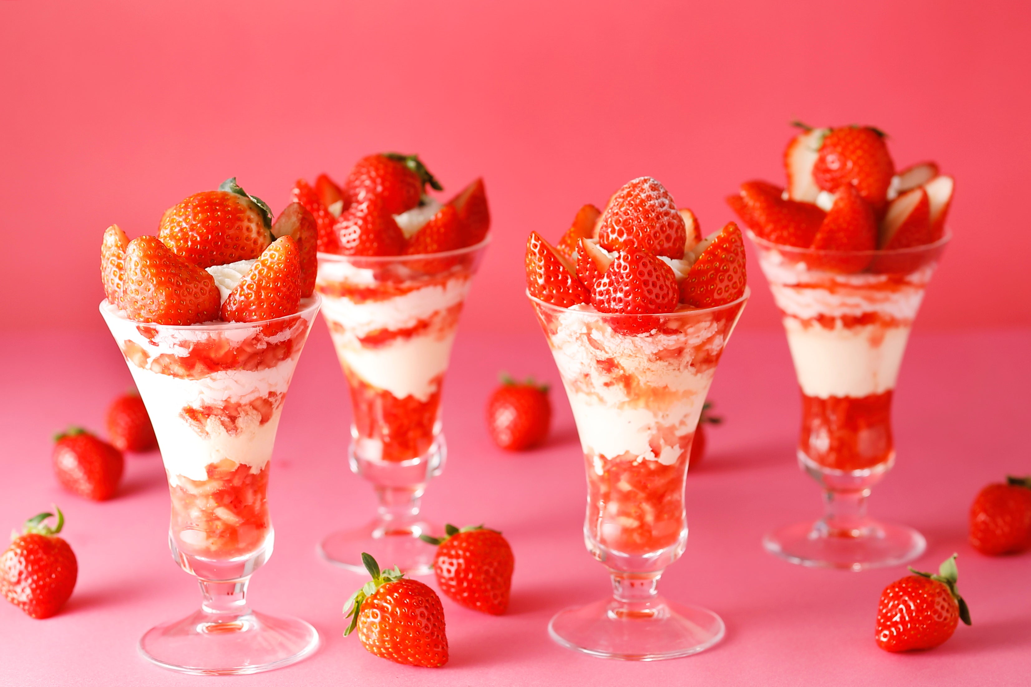 この時季ならではの資生堂パーラー王道のストロベリーパフェを是非お楽しみください♪　＊写真はイメージです。