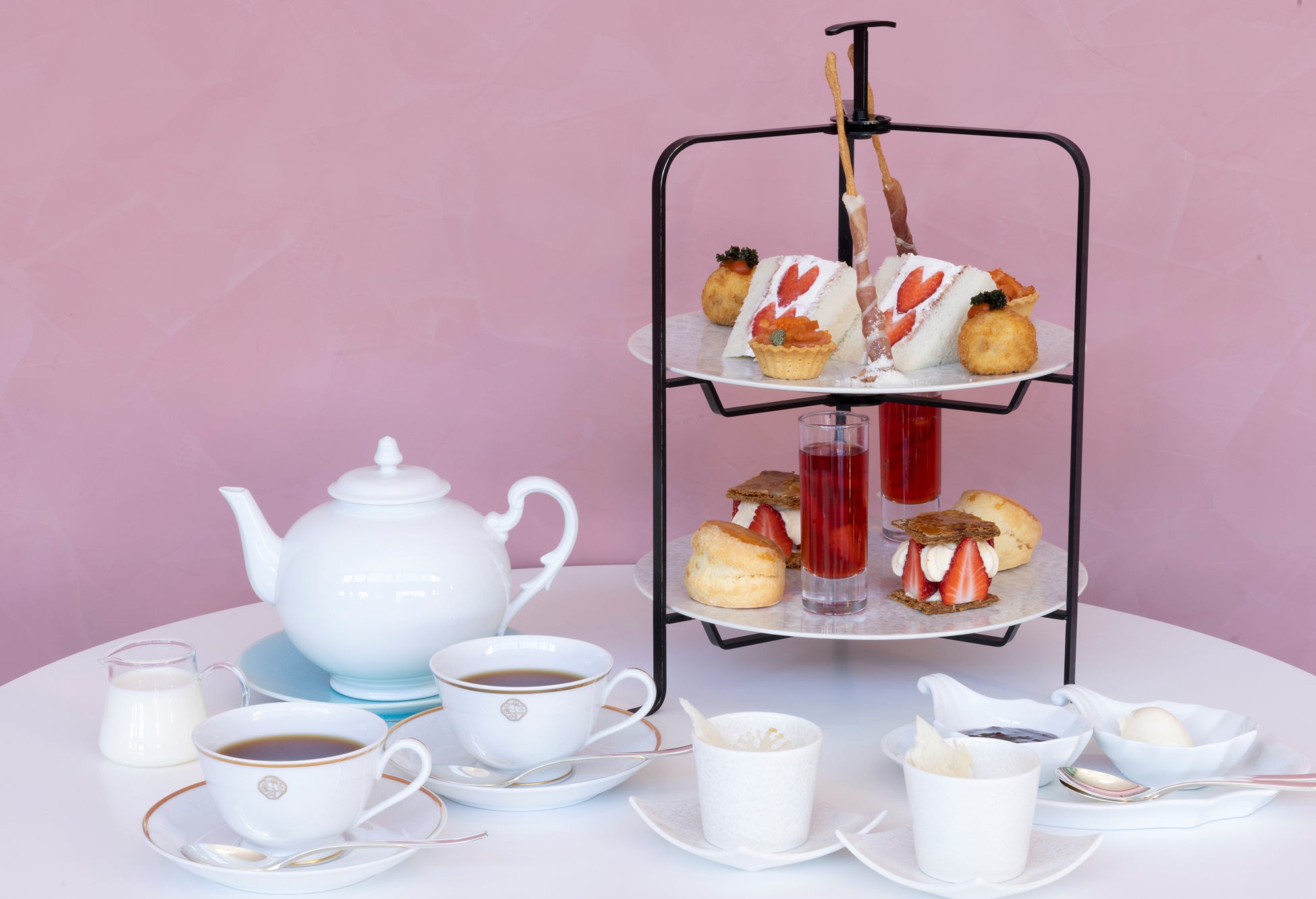 《平日限定》 佐賀県産“いちごさん”づくしの『アフタヌーンティー』