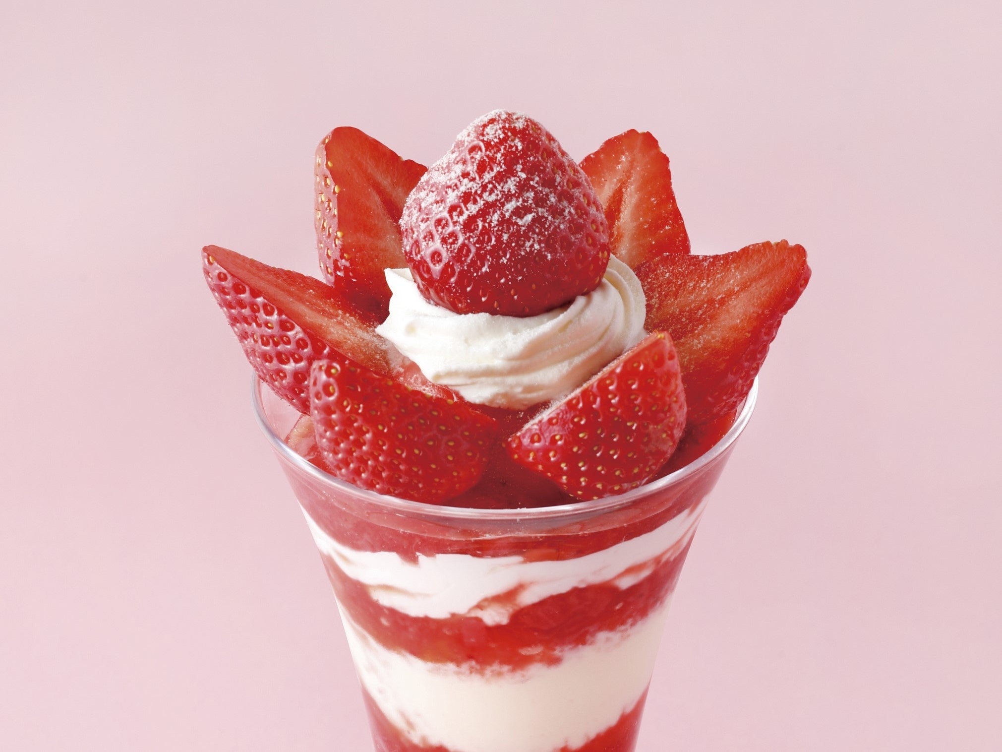 “あまおう”は福岡県のみで生産されるブランド苺。今年でデビュー20周年を迎えました。