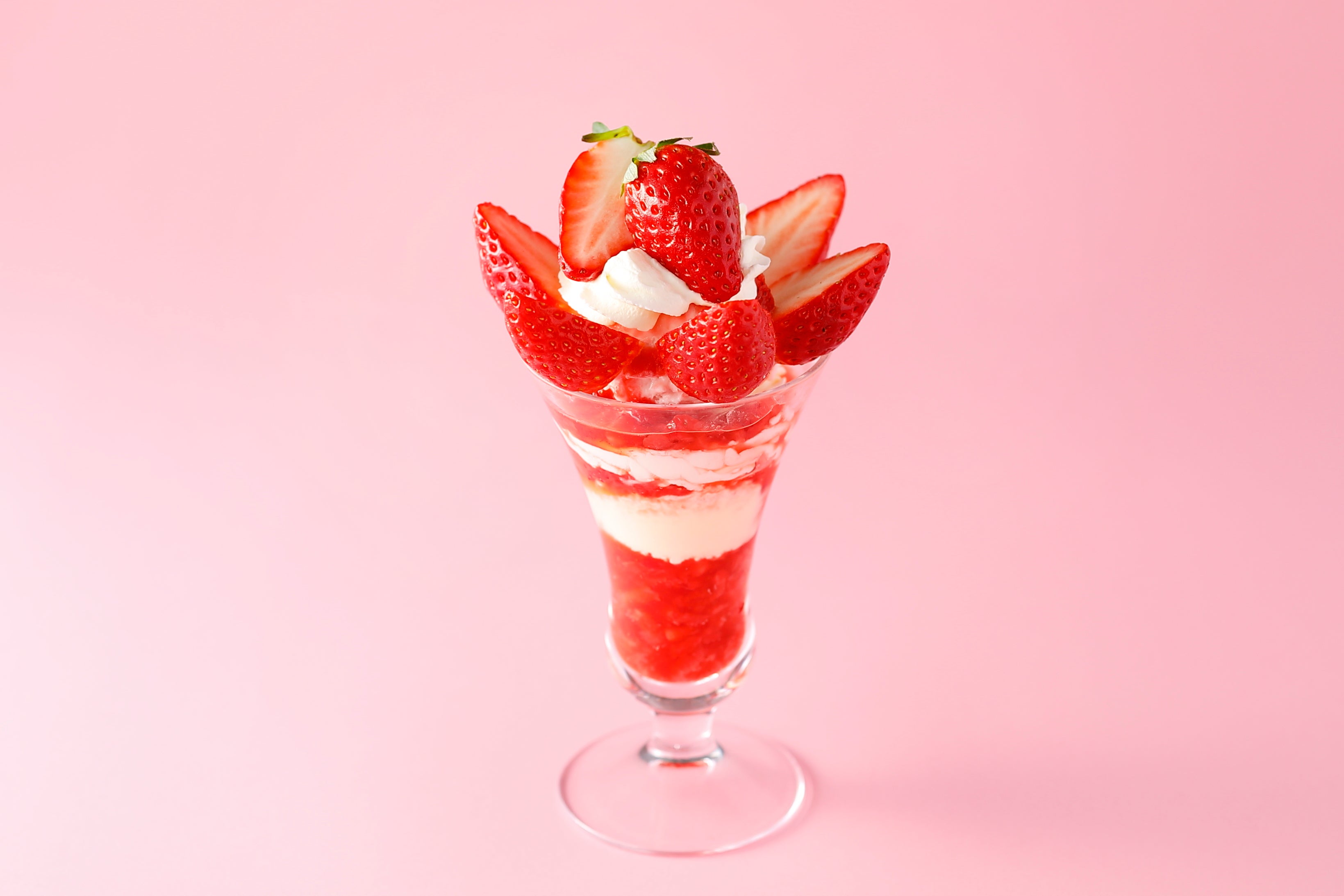 『岐阜県産苺“華かがり”のパフェ』