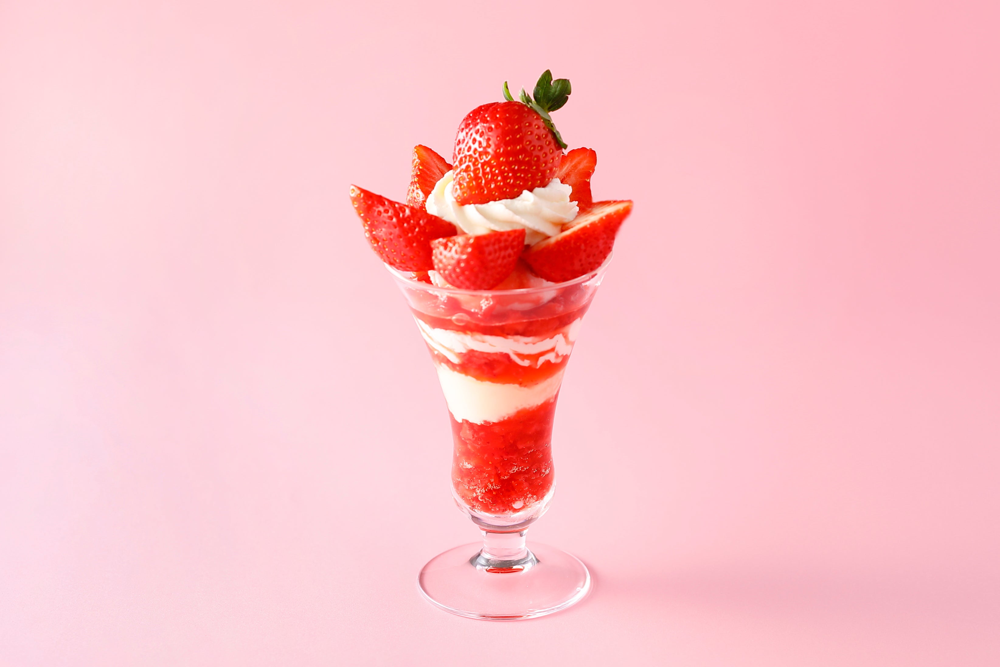 『福岡県産苺“あまおうグランデ”のパフェ』