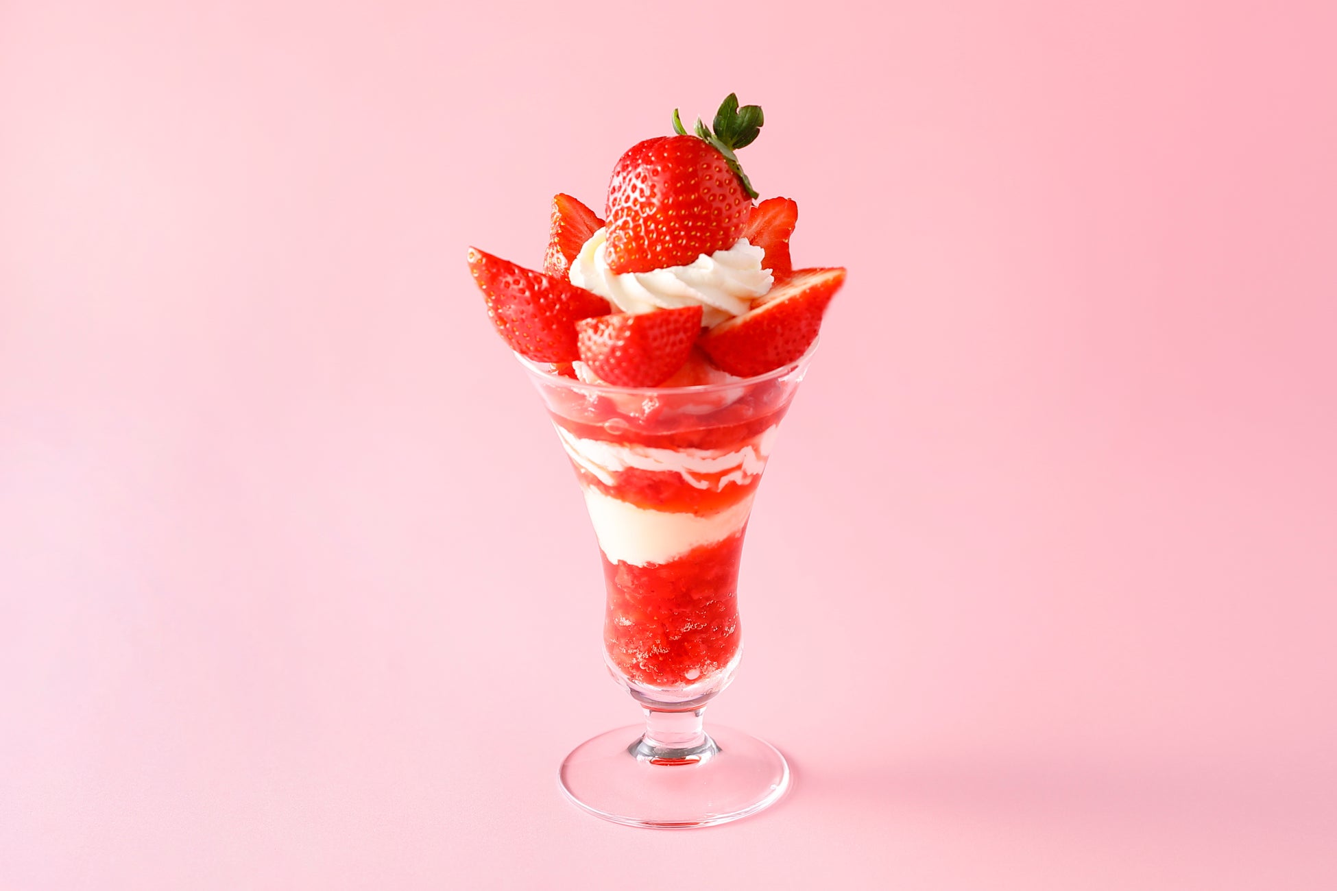 『福岡県産苺“あまおうグランデ”のパフェ』