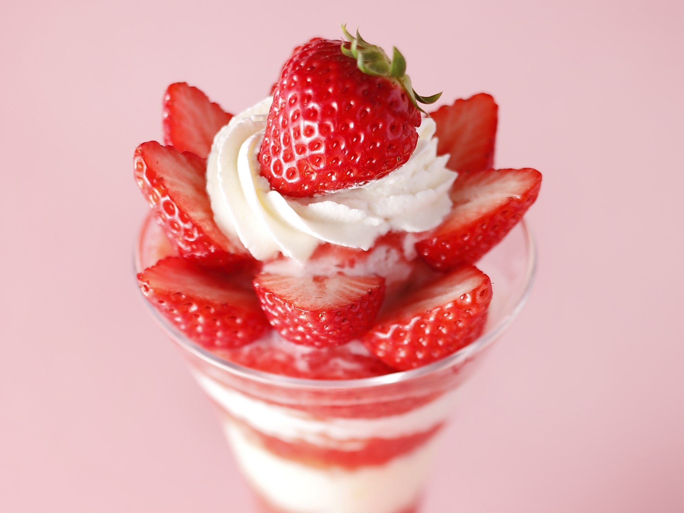 希少性の高い品種の苺“女峰”。きれいな酸味と上品な香り、しっかりと大切に育てることで甘味やコクも表現できる昔ながらの苺です。 