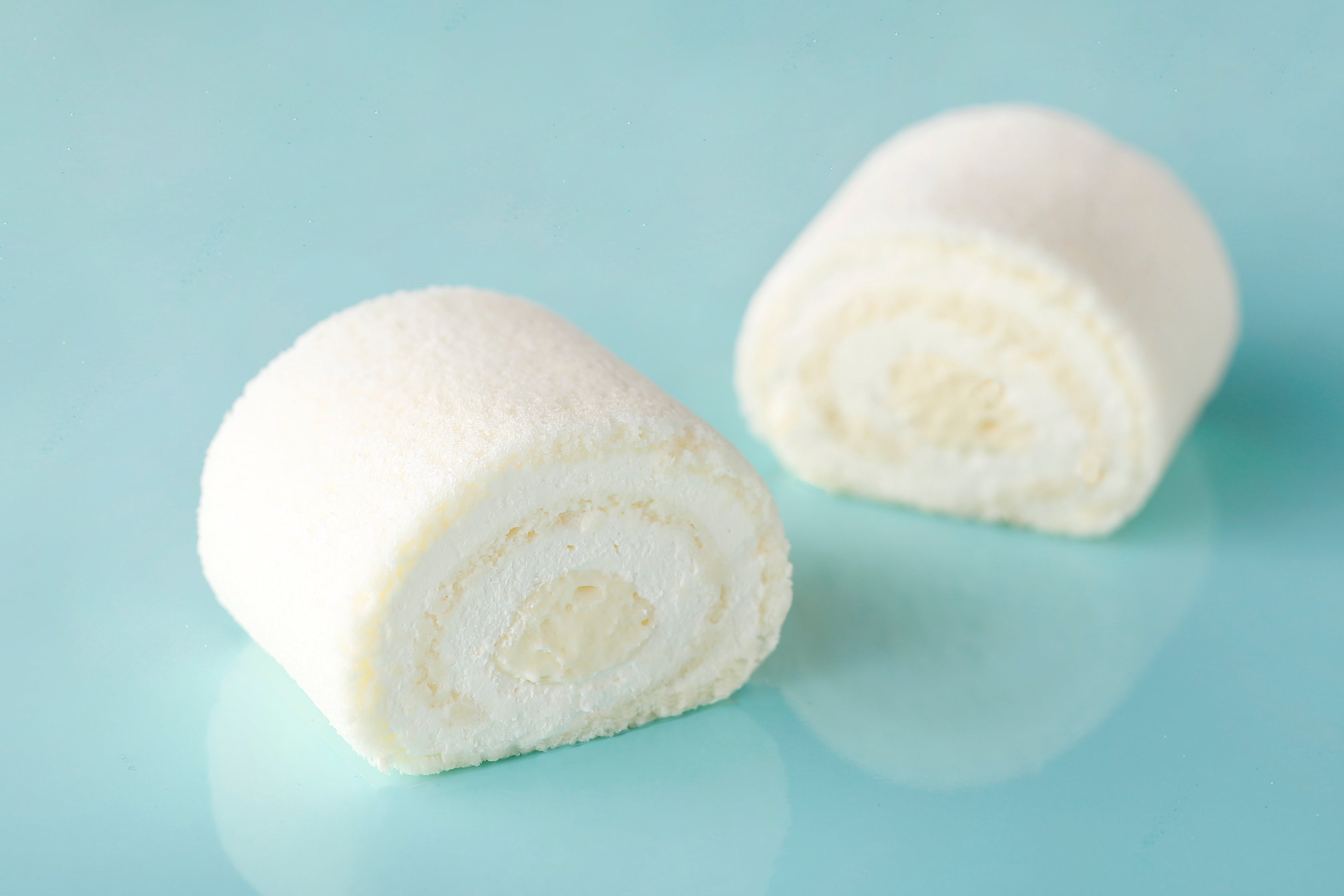 生地とカスタードクリームにはお米を食べて育った鶏の卵“青い森のこめたま（黄身が白みがかった卵）”を使用