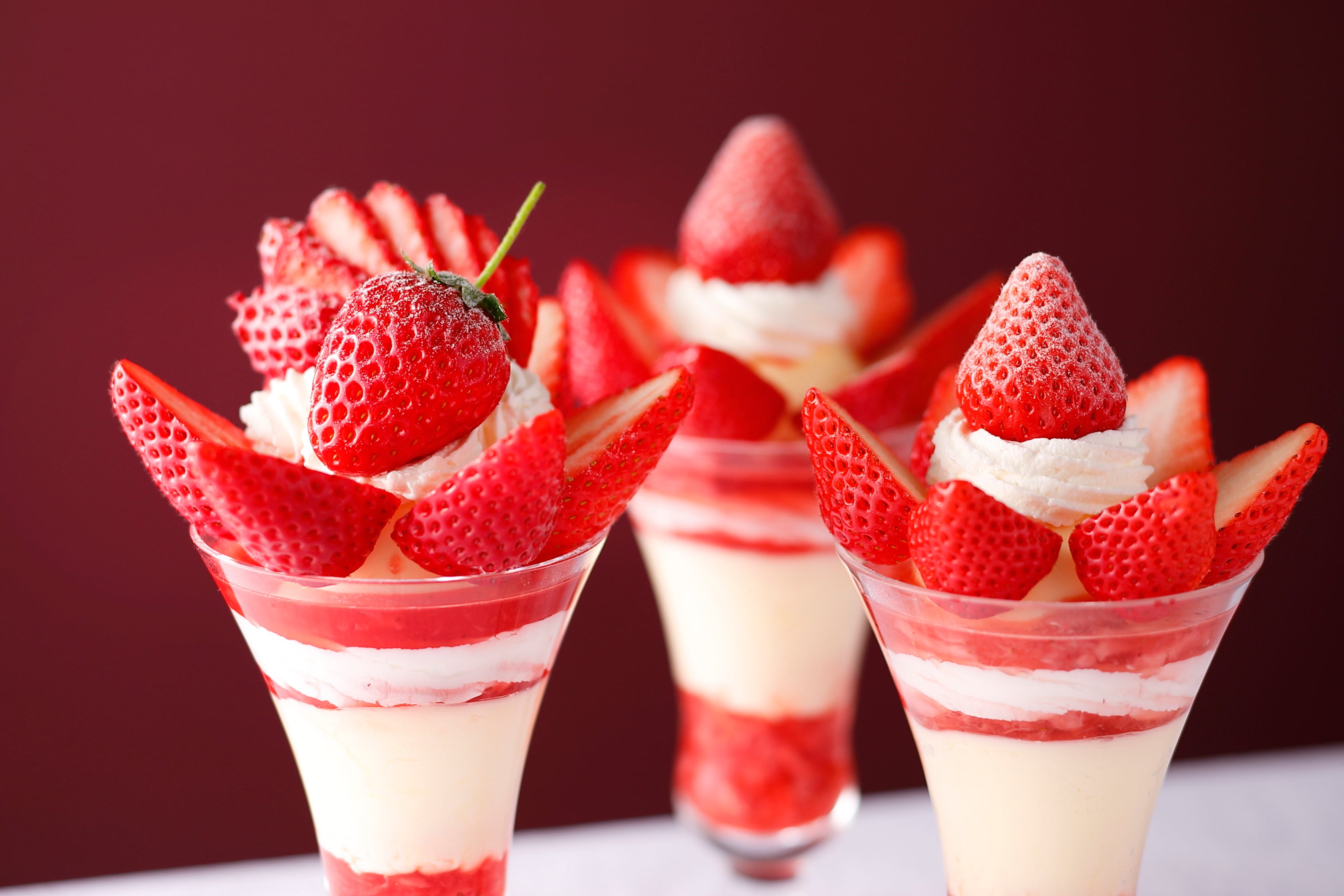 銀座本店サロン・ド・カフェでは厳選した旬の苺を月替わりでご提供しています。＊写真はイメージです。