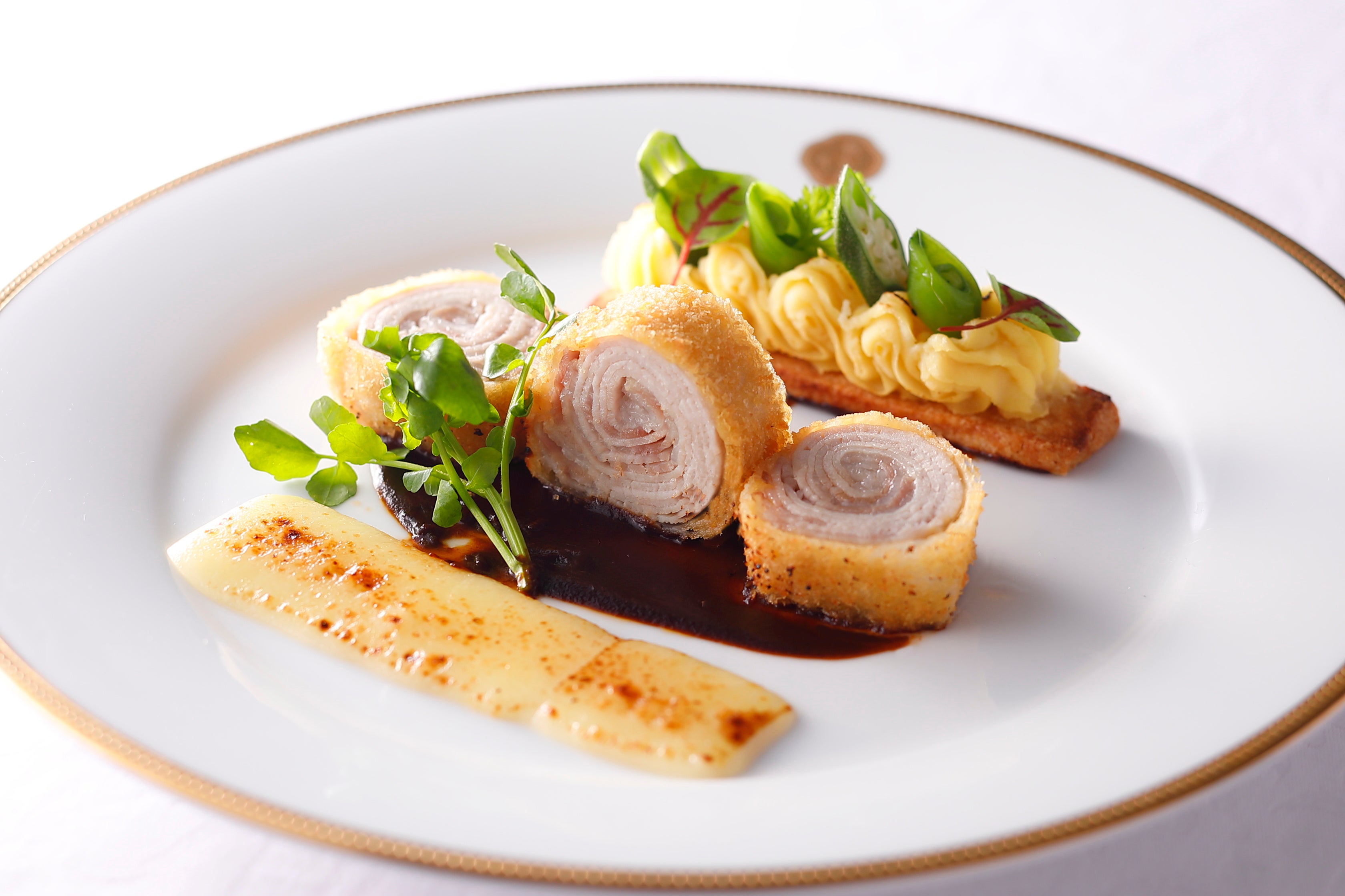  “長崎うずしおポーク“ 自家製ロースハムのミルフィーユカツレツ デミグラスソース