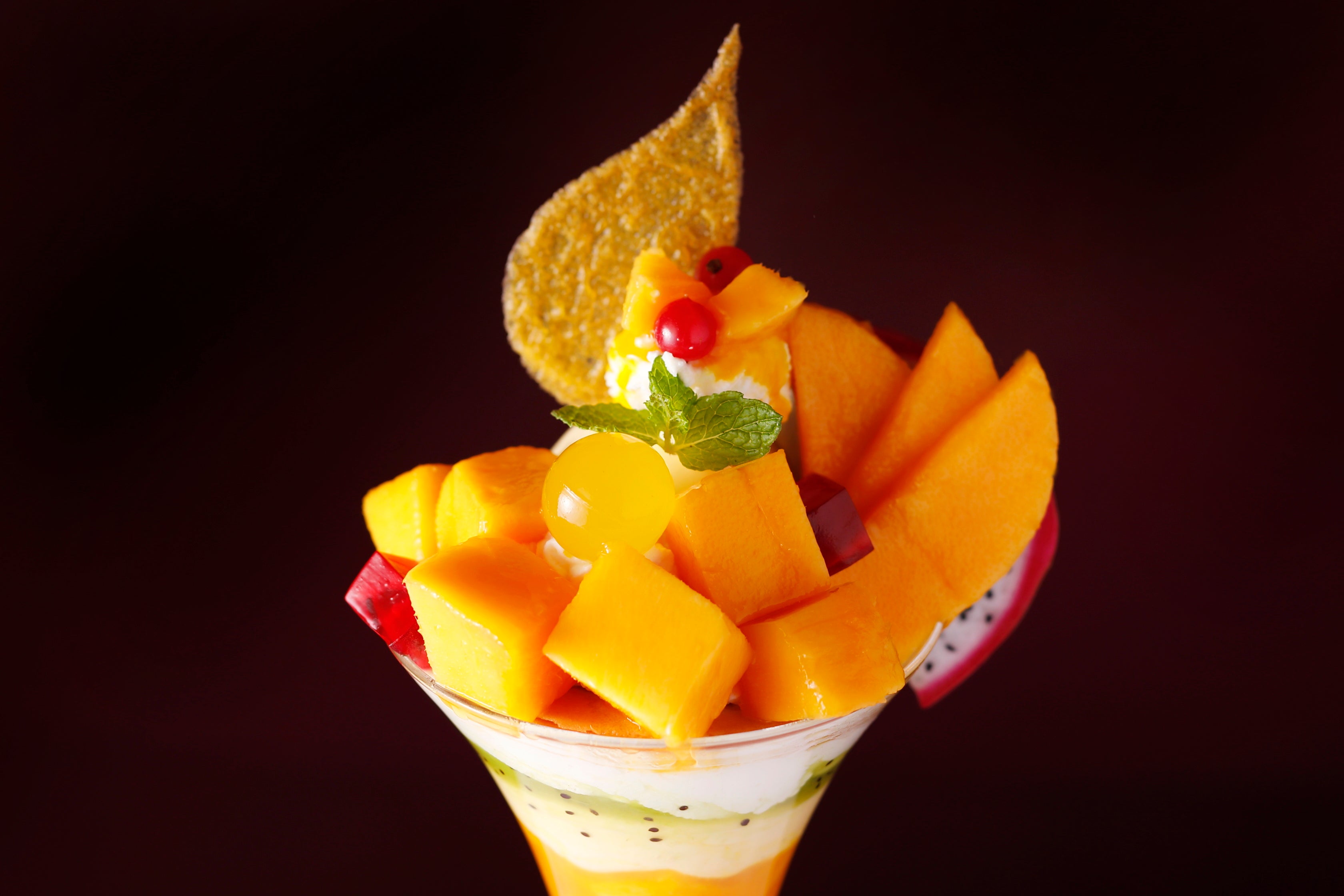 旬のフルーツが贅沢パフェになって勢ぞろい！「資生堂パーラー 銀座