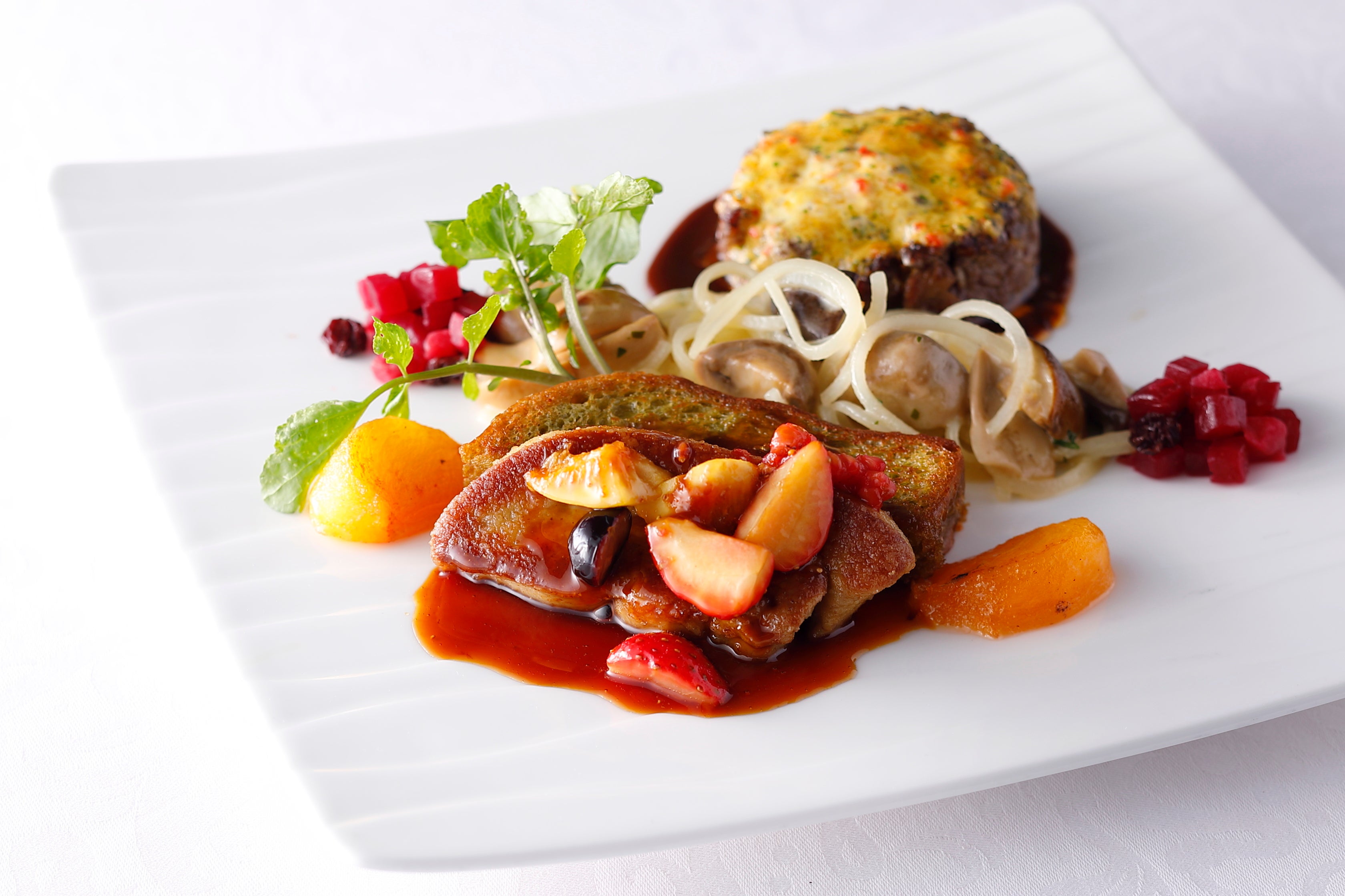 “飛騨牛”トウガラシのアッシェハンバーグステーキ　ロッシーニ風