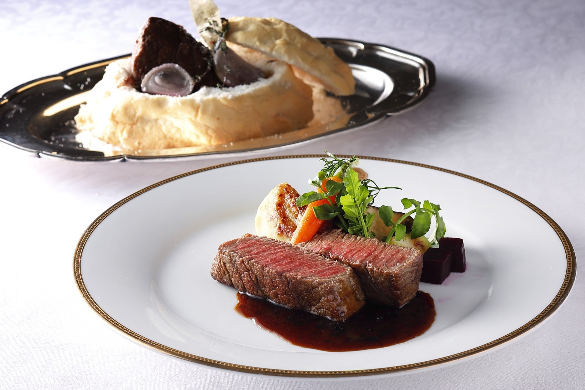 飛騨牛フィレ肉の塩釜焼き トリュフソース