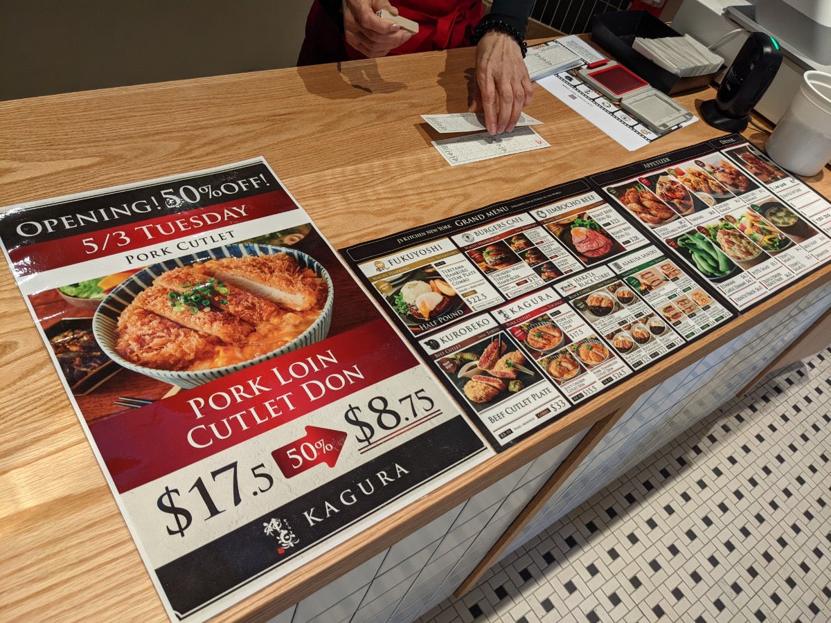 日替わりでメイン半額のオープンセールを実施しました。