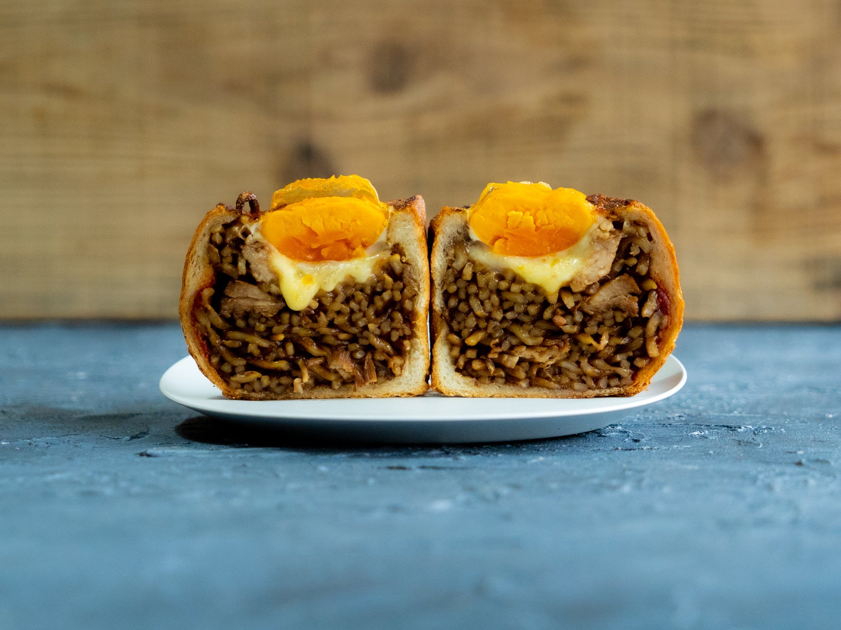 進化系焼きそば専門店『YAKISOBA & GROCERIES一服』と『パンと