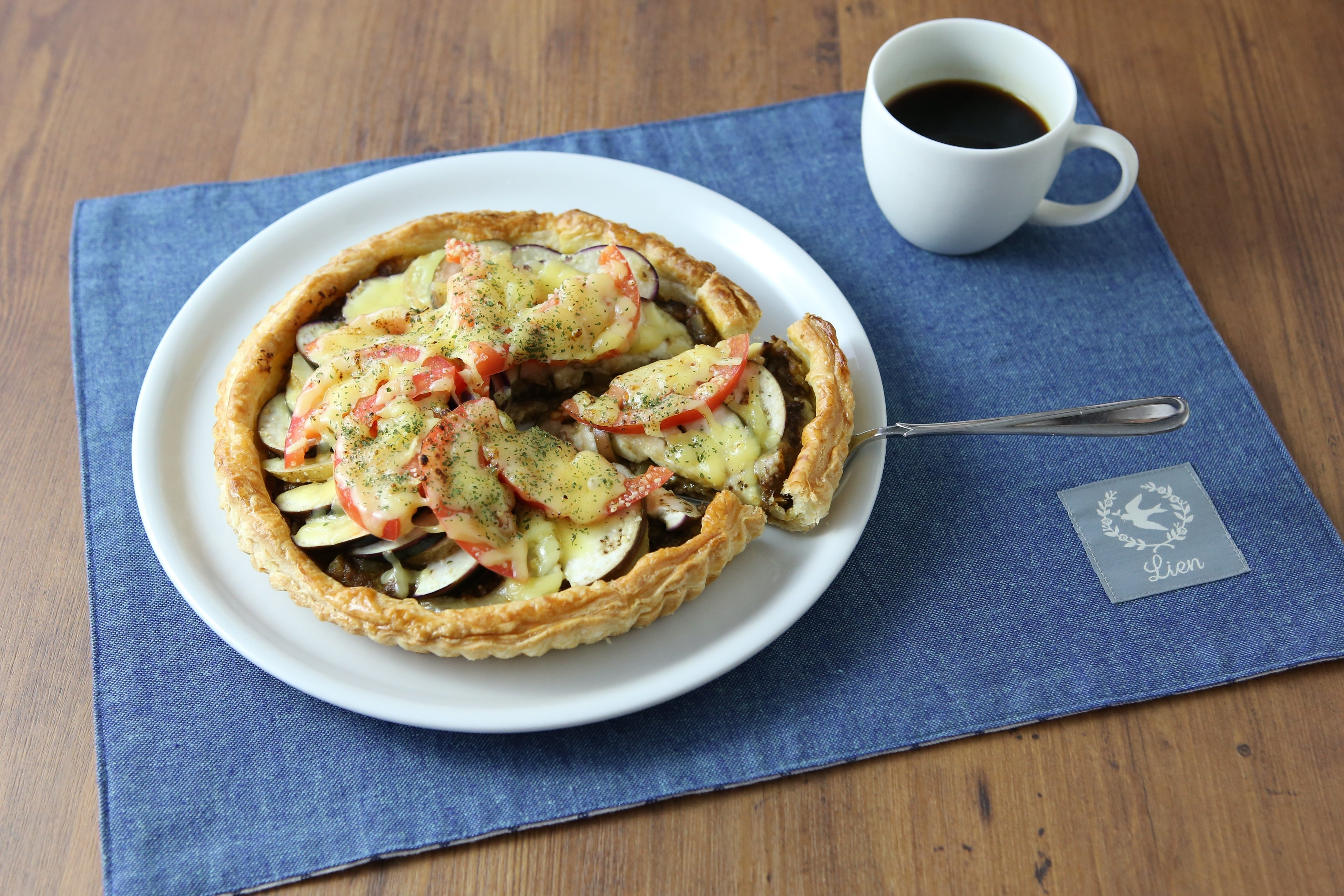 “サクッ”が感じられる まるごと野菜のカレーパイ （店頭出張販売）