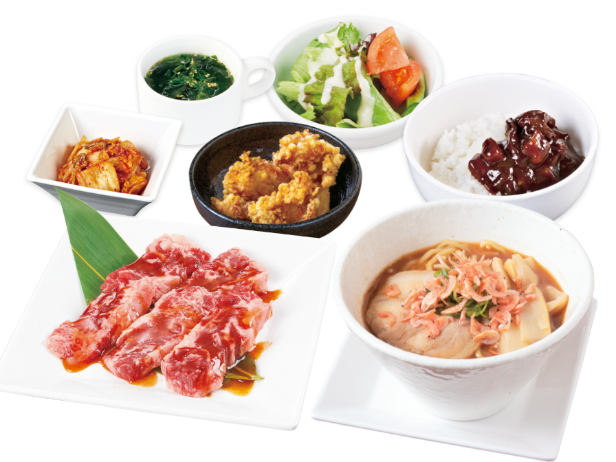 “北海道”まんぷくランチ（税込1,518円）ライス＆黒カレーバー、スープバー、サラダ、キムチ付