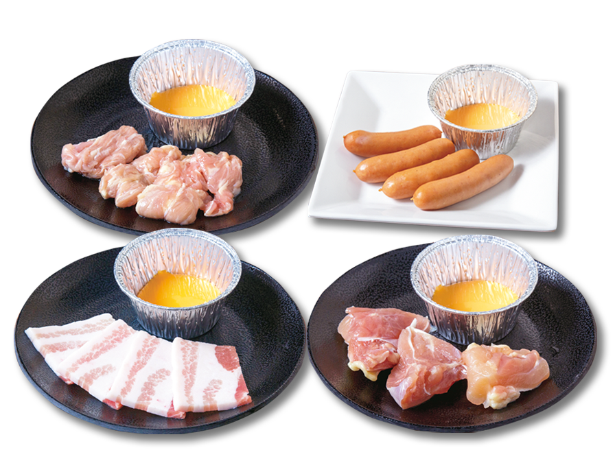 左上：鶏せせり、右上：ウィンナー、左下：豚カルビ、右下：鶏もも