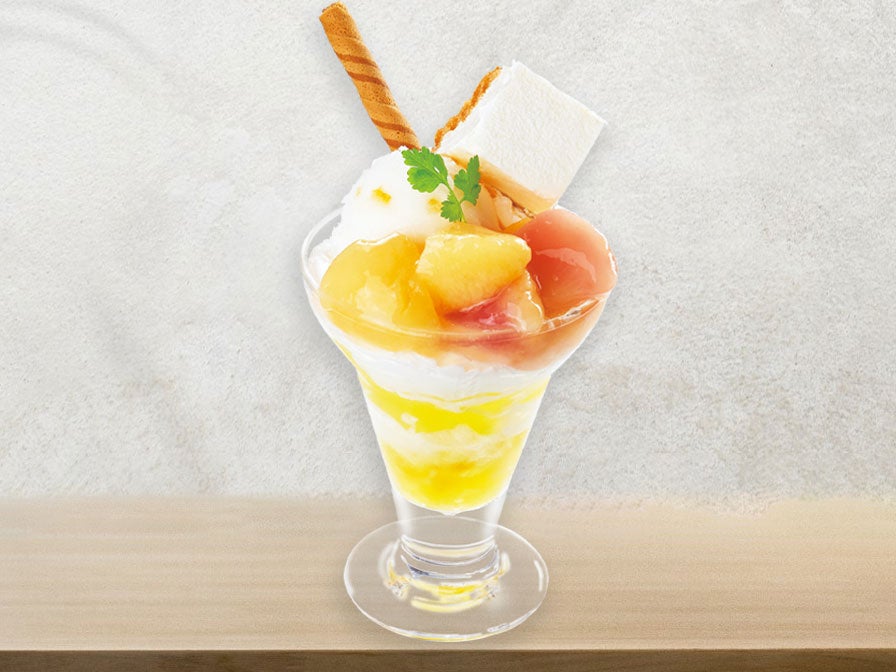 たっぷり白桃と爽やかレモンのパフェ(税込879円)補足なし