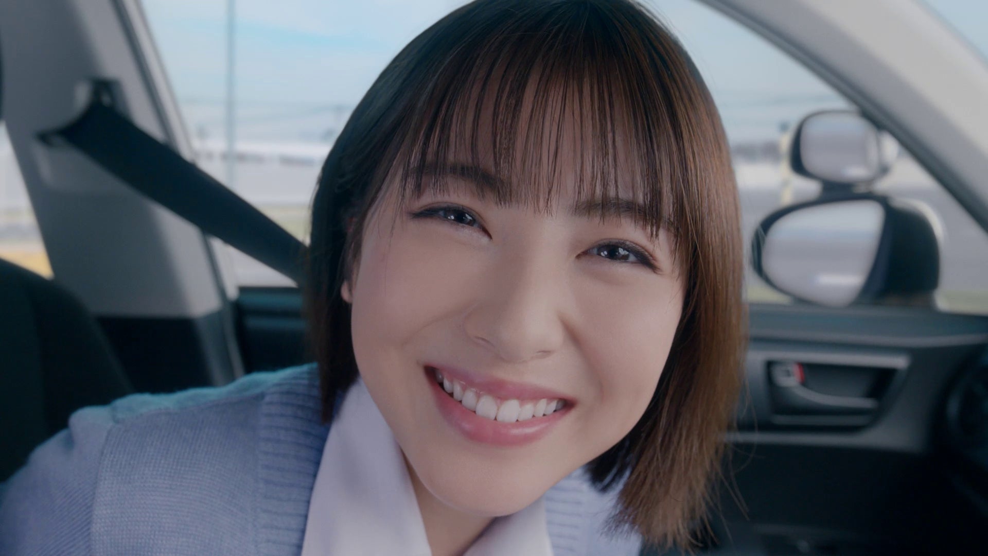 浜辺美波が自動車教習所教官として助手席に みなみ教官 がグイグイと可愛らしく自動車の保障をおすすめしてくるja共済の新cm が完成 全国共済農業協同組合連合会のプレスリリース 浜辺美波が自動車教習所教官として助手席に みなみ教官 がグイグイと可愛らしく自動車の保障をおすすめしてくるja共済の新cm が完成 全国共済農業協同組合連合会のプレスリリース