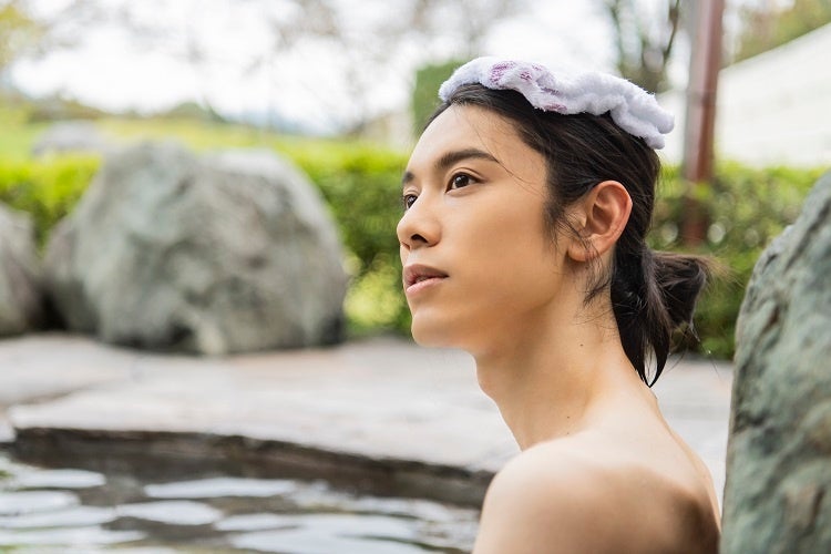 沢城千春ファースト写真集「しゃべらなきゃイイ男」（東京ニュース通信社刊）