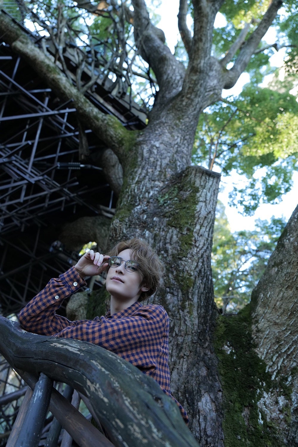 「塩野瑛久カレンダー2022.04-2023.03」（東京ニュース通信社刊）