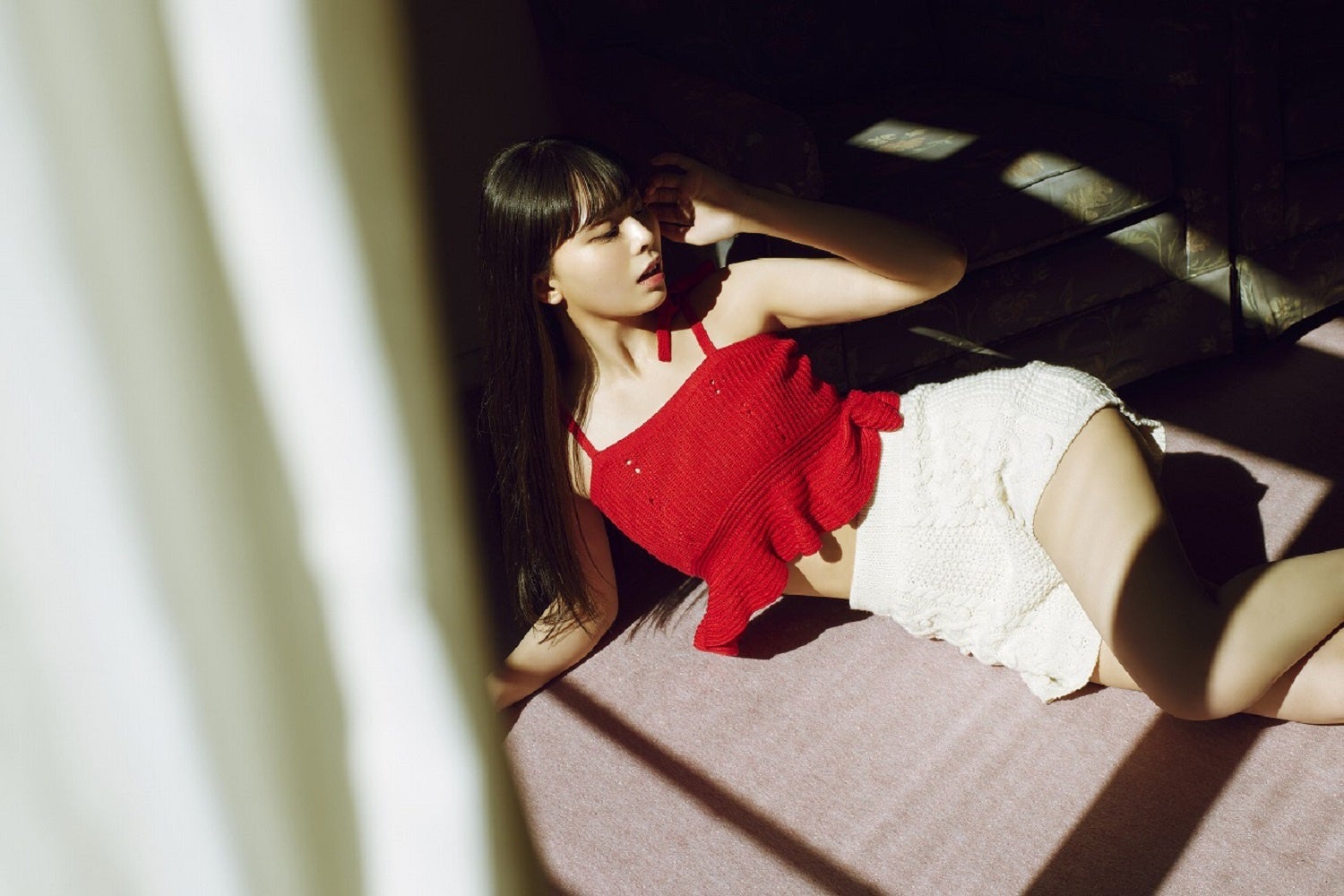 「川口ゆりな2022.04-2023.03カレンダーブック」(東京ニュース通信社刊)