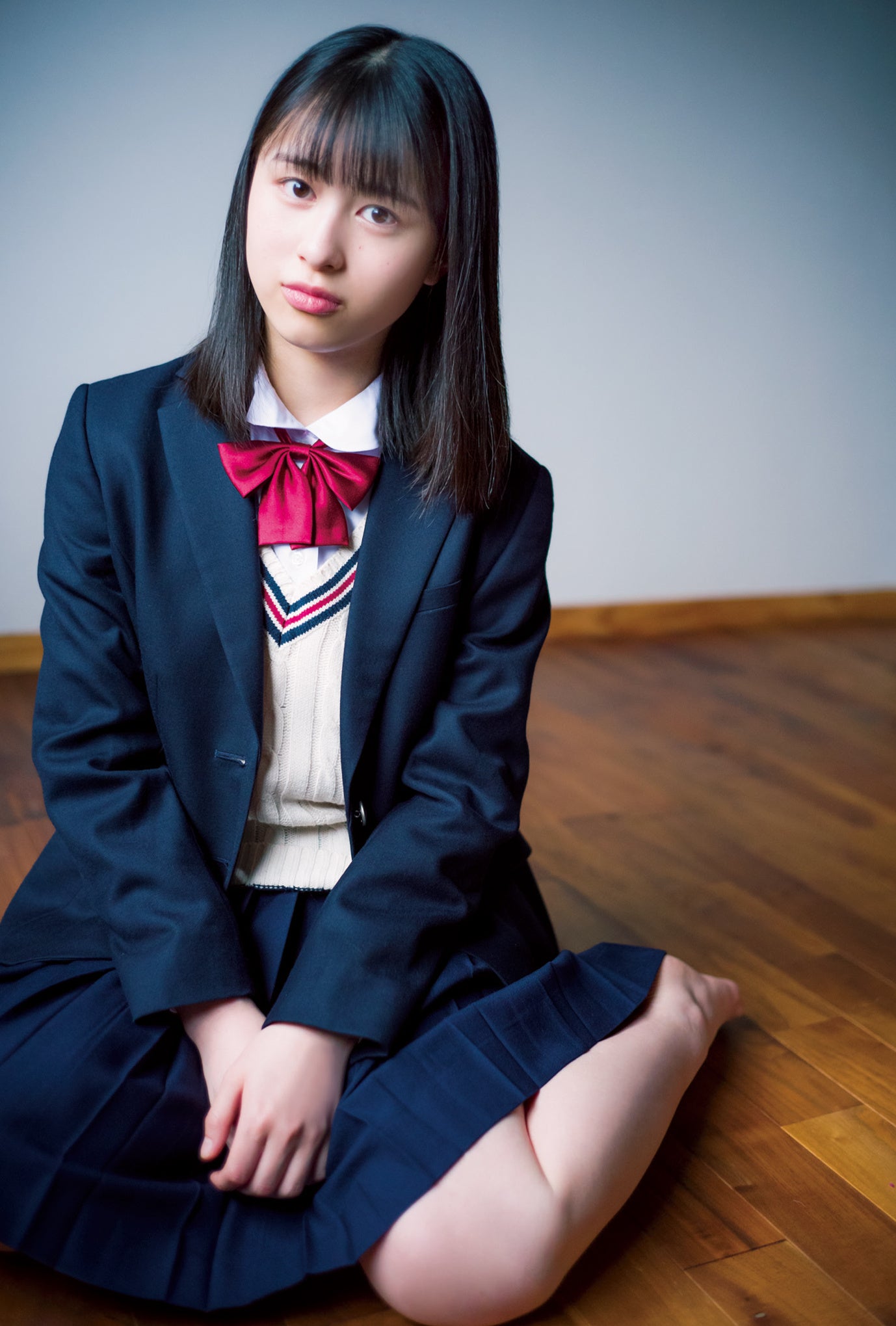 ❗️新品未開封❗️ 卒業10th 私立清華女子高等学校卒業生名簿 BOXトレカ B.L.T.graduation2022高校卒業／中学卒業」表紙解禁!! 乃木坂46・岩本