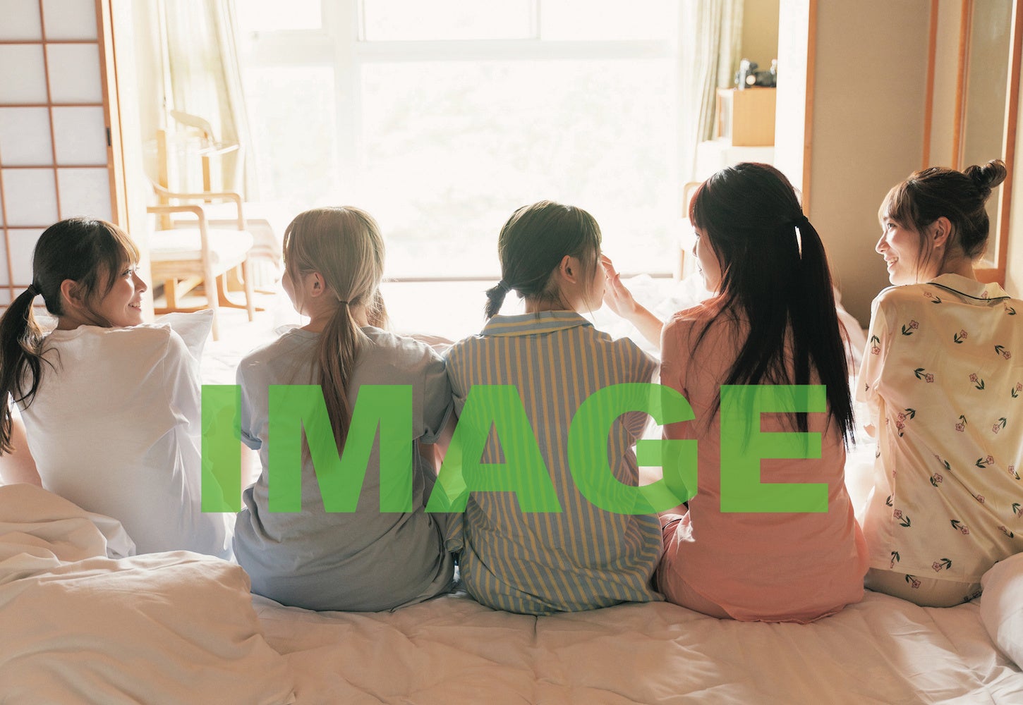 「26時のマスカレイド 5th anniversary book ニジログ」スペシャルソロカバー：江嶋綾恵梨（裏）