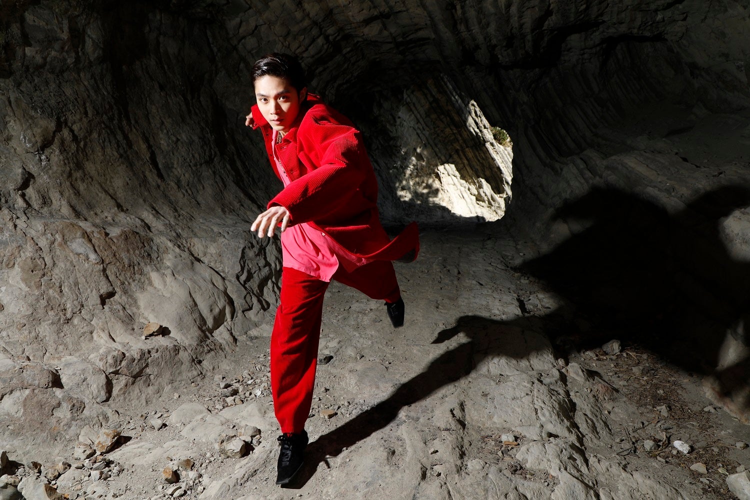 「磯村勇斗最新写真集（仮） 」(東京ニュース通信社刊)