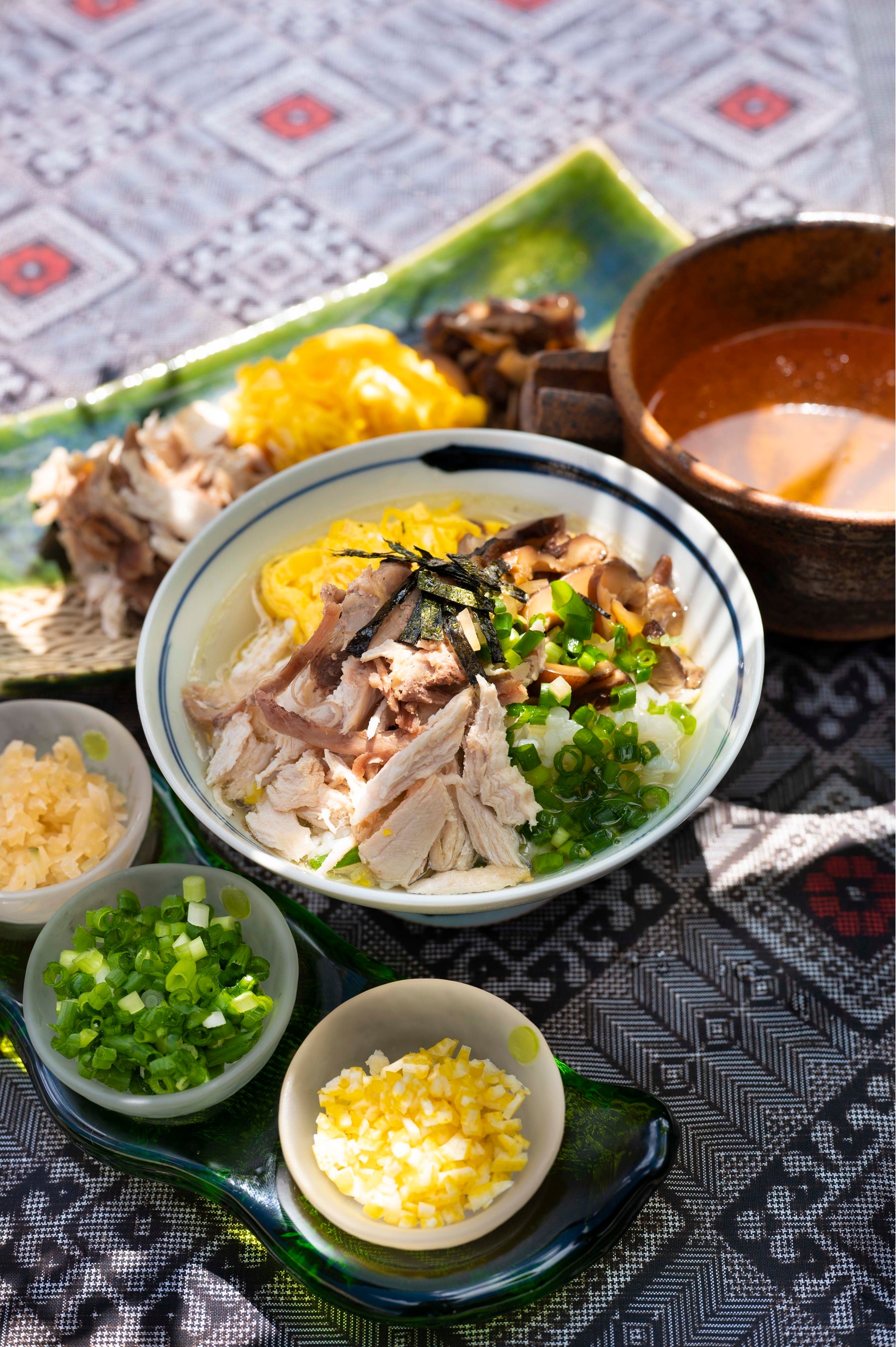 「健康・美肌・長寿の島の贈り物　奄美ごはん」（恵上イサ子／著）（東京ニュース通信社発行）