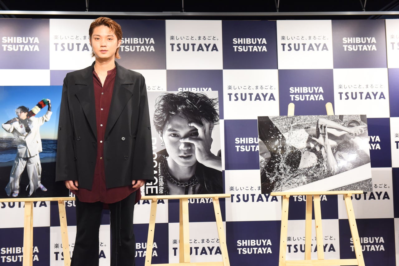 磯村勇斗写真集「PASSAGE」(東京ニュース通信社刊)