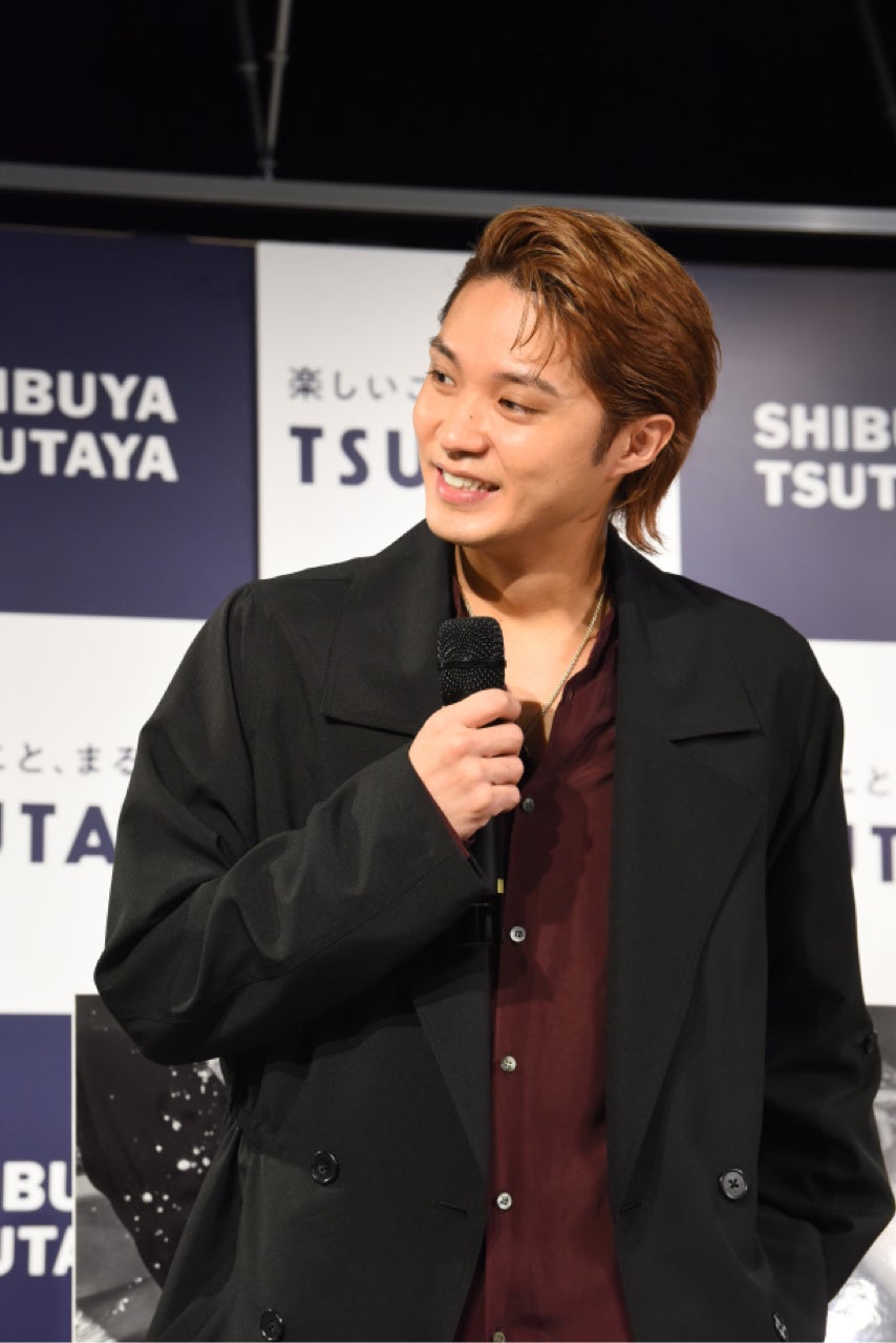 磯村勇斗写真集「PASSAGE」(東京ニュース通信社刊)