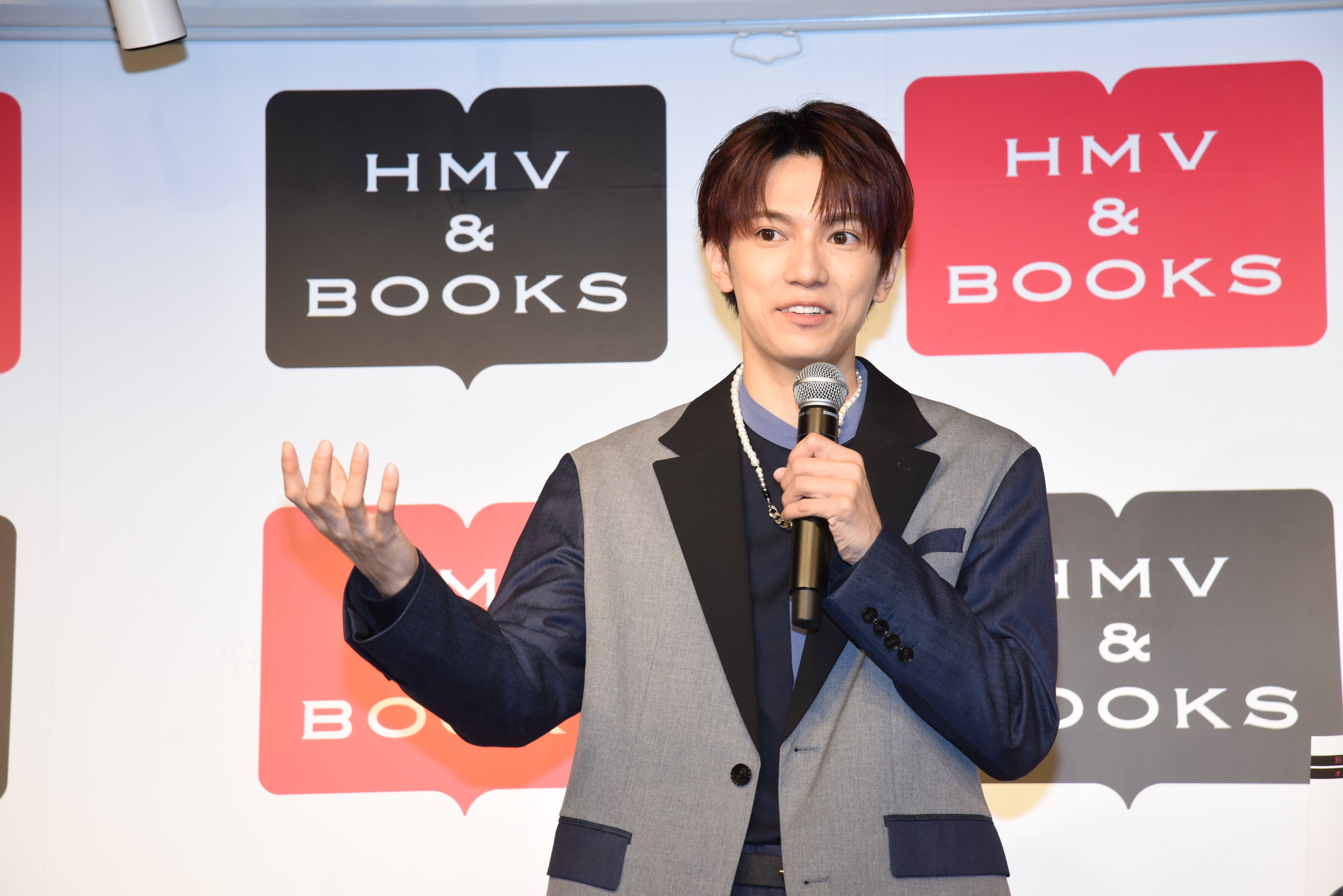 「糸川耀士郎2023カレンダーブック」(東京ニュース通信社刊)