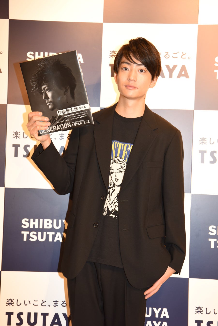 いろいろな年代の方が来てくださって うれしかったです 伊藤健太郎が写真集発売イベントに登場 株式会社東京ニュース通信社のプレスリリース いろいろな年代の方が来てくださって うれしかったです 伊藤健太郎が写真集発売イベントに登場 株式会社東京ニュース通信社のプレスリリース