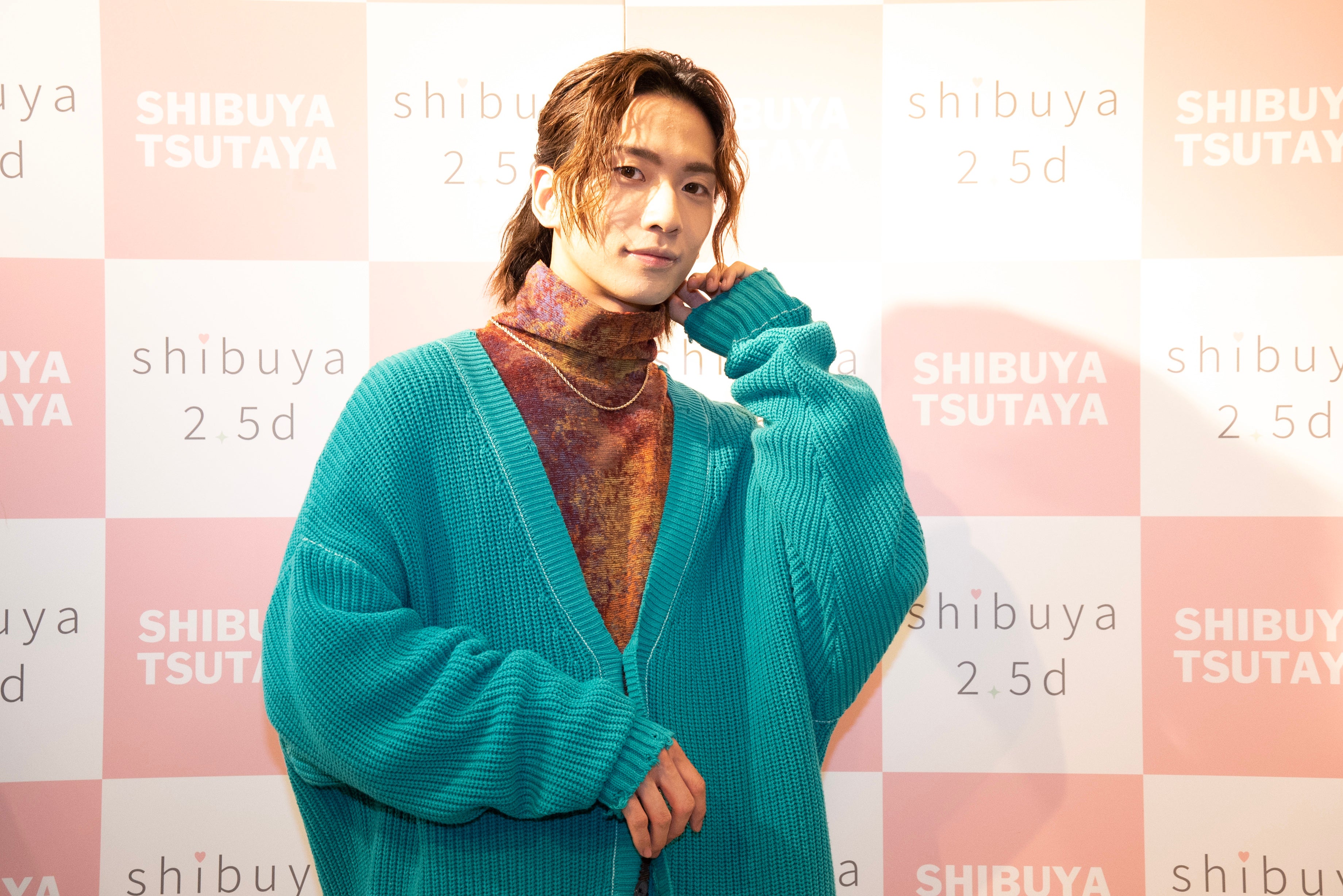 A3!』ACT2!シリーズ出演で話題の俳優・吉高志音がカレンダーブック発売