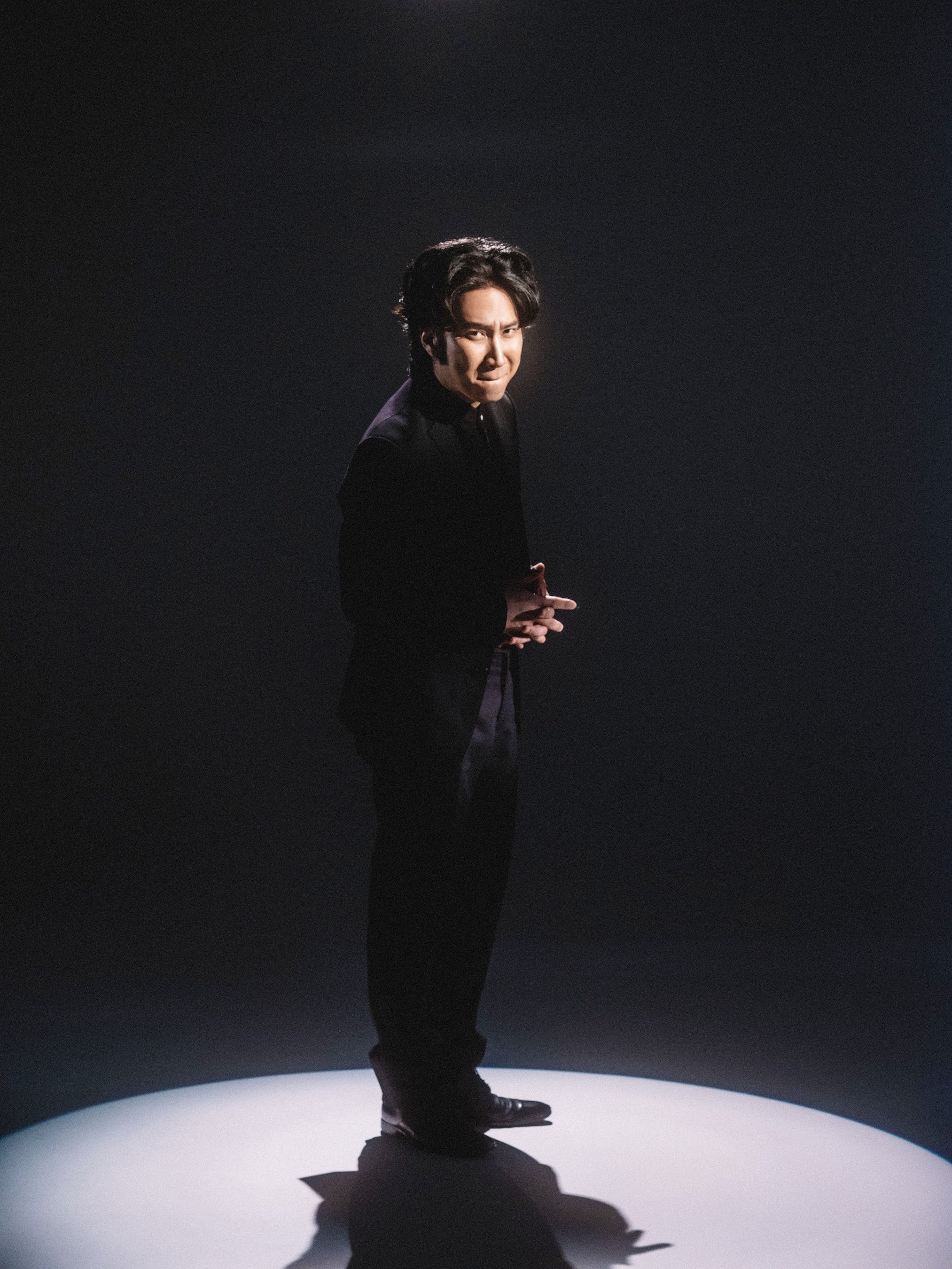 「マカロニえんぴつ 10th ANNIVERSARY BOOK —マカロニくろにくる—」（東京ニュース通信社刊）