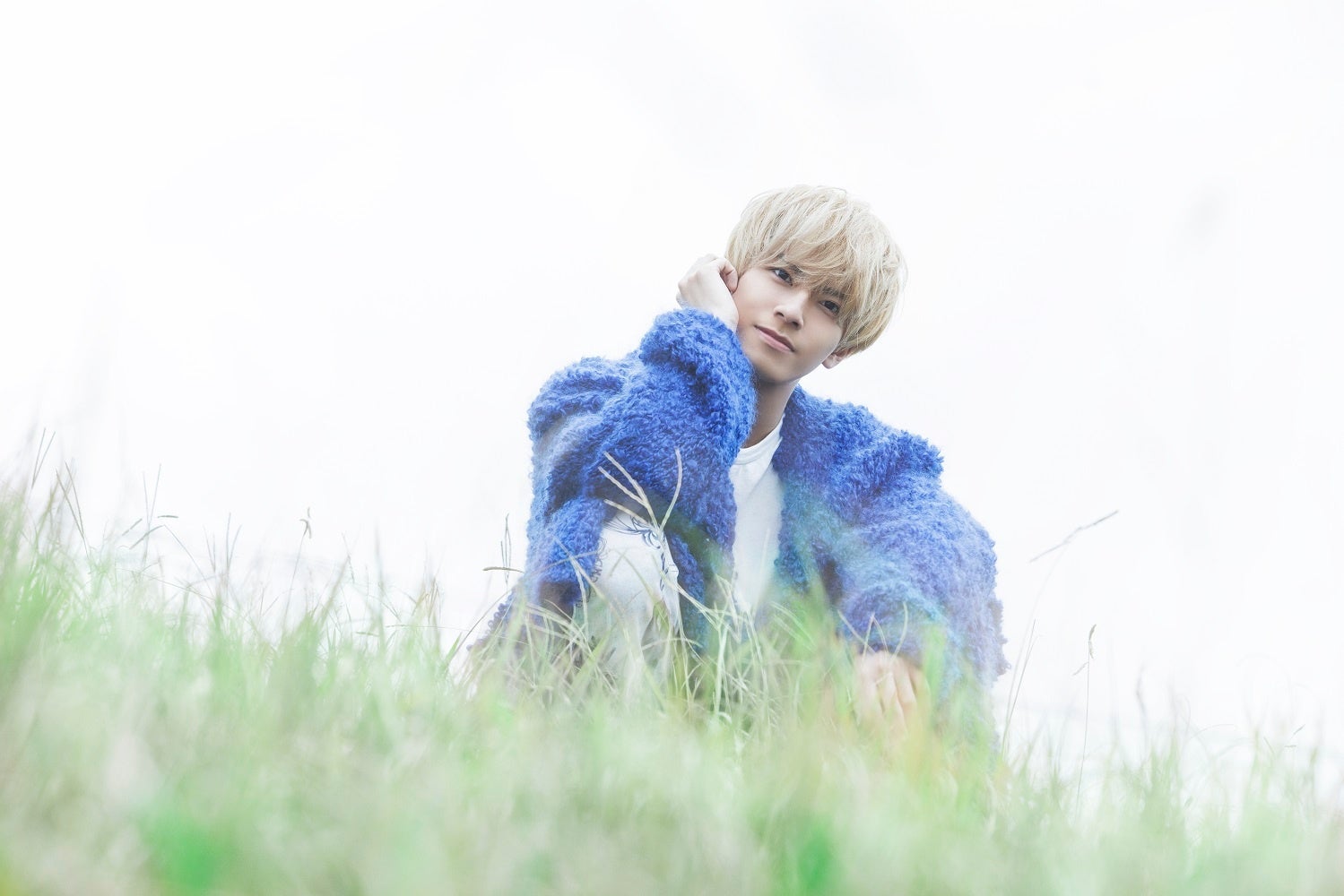 「中尾暢樹2023.04-2024.03カレンダーブック」(東京ニュース通信社刊)